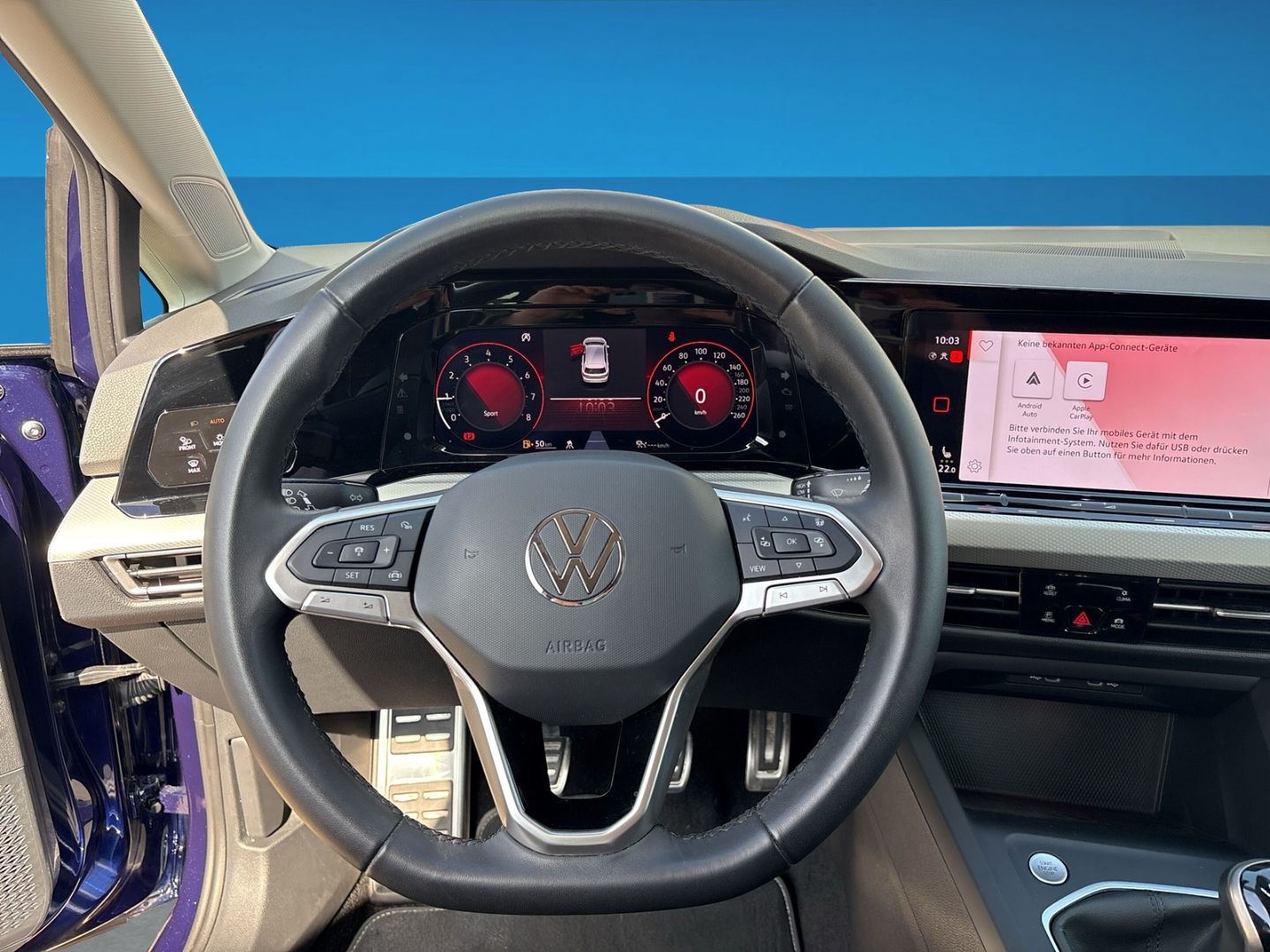 Fahrzeugabbildung Volkswagen Golf VIII 1.5 TSI SHZ PDC CarPlay ACC
