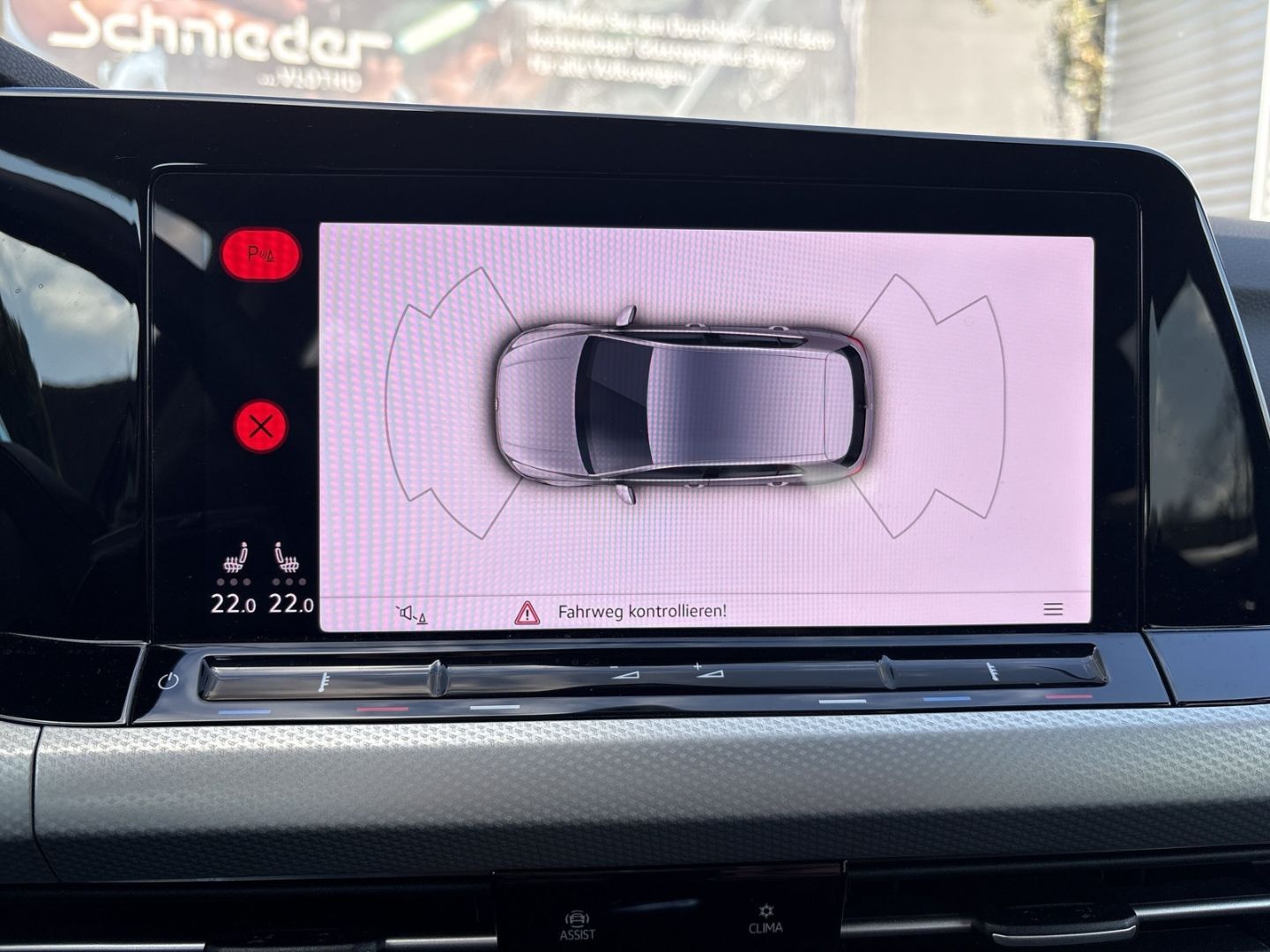 Fahrzeugabbildung Volkswagen Golf VIII 1.5 TSI SHZ PDC CarPlay ACC