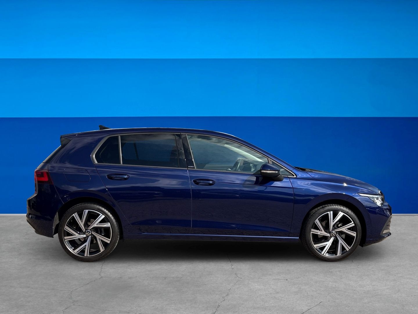 Fahrzeugabbildung Volkswagen Golf VIII 1.5 TSI SHZ PDC CarPlay ACC