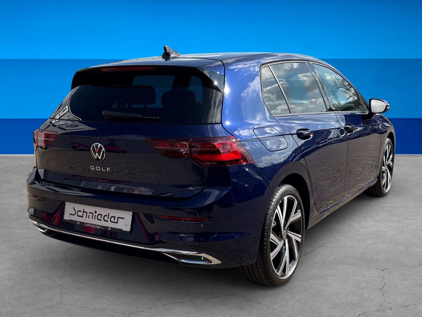 Fahrzeugabbildung Volkswagen Golf VIII 1.5 TSI SHZ PDC CarPlay ACC