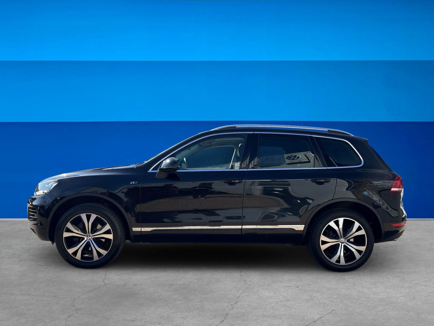 Fahrzeugabbildung Volkswagen Touareg 3.0 V6 TDI R-LINE LEDER 20 ZOLL AHK PANO
