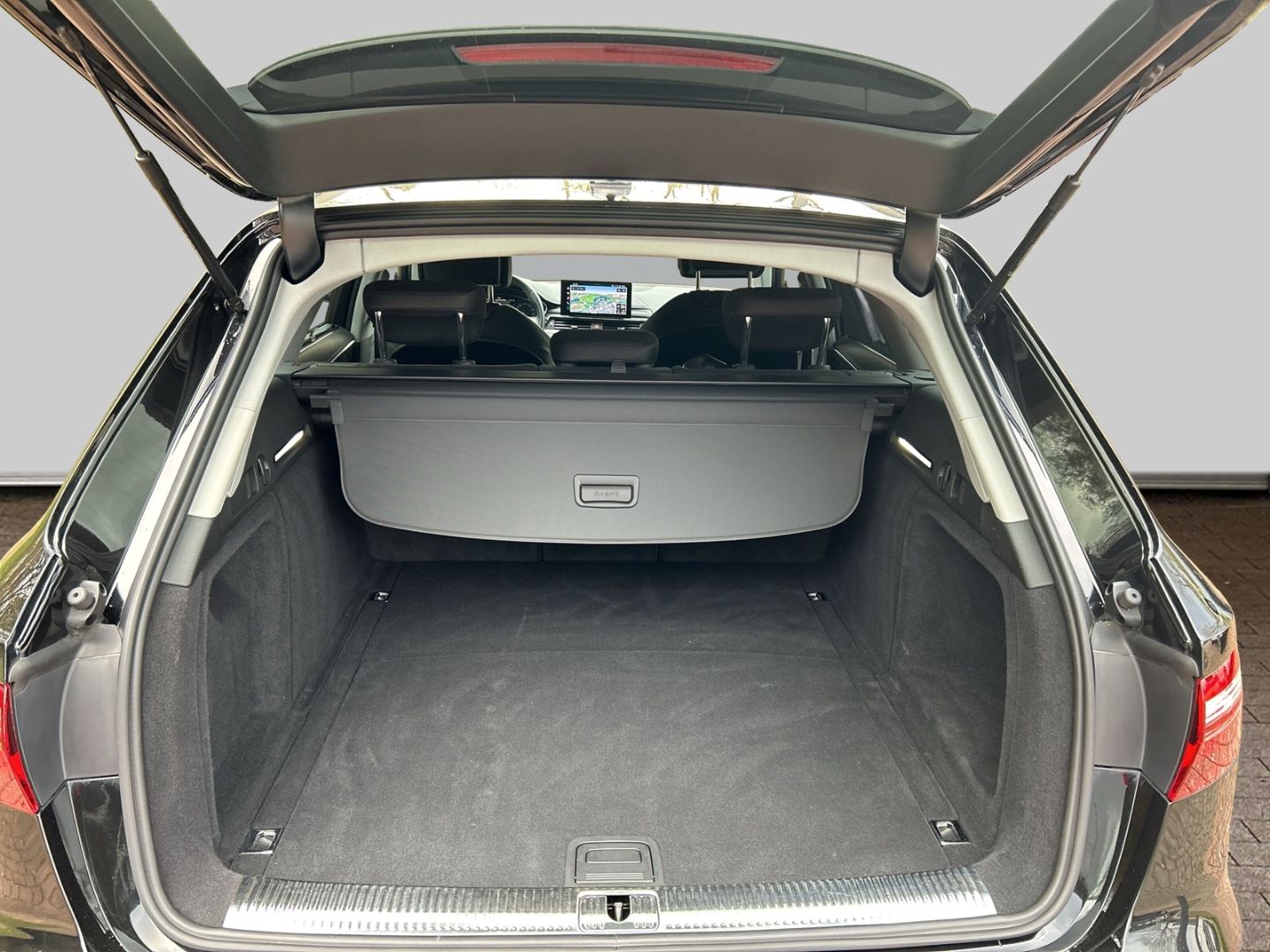 Fahrzeugabbildung Audi A4 AVANT 35 TDI LED+NAVI+PDC+ASSISTENZSY+KAMERA