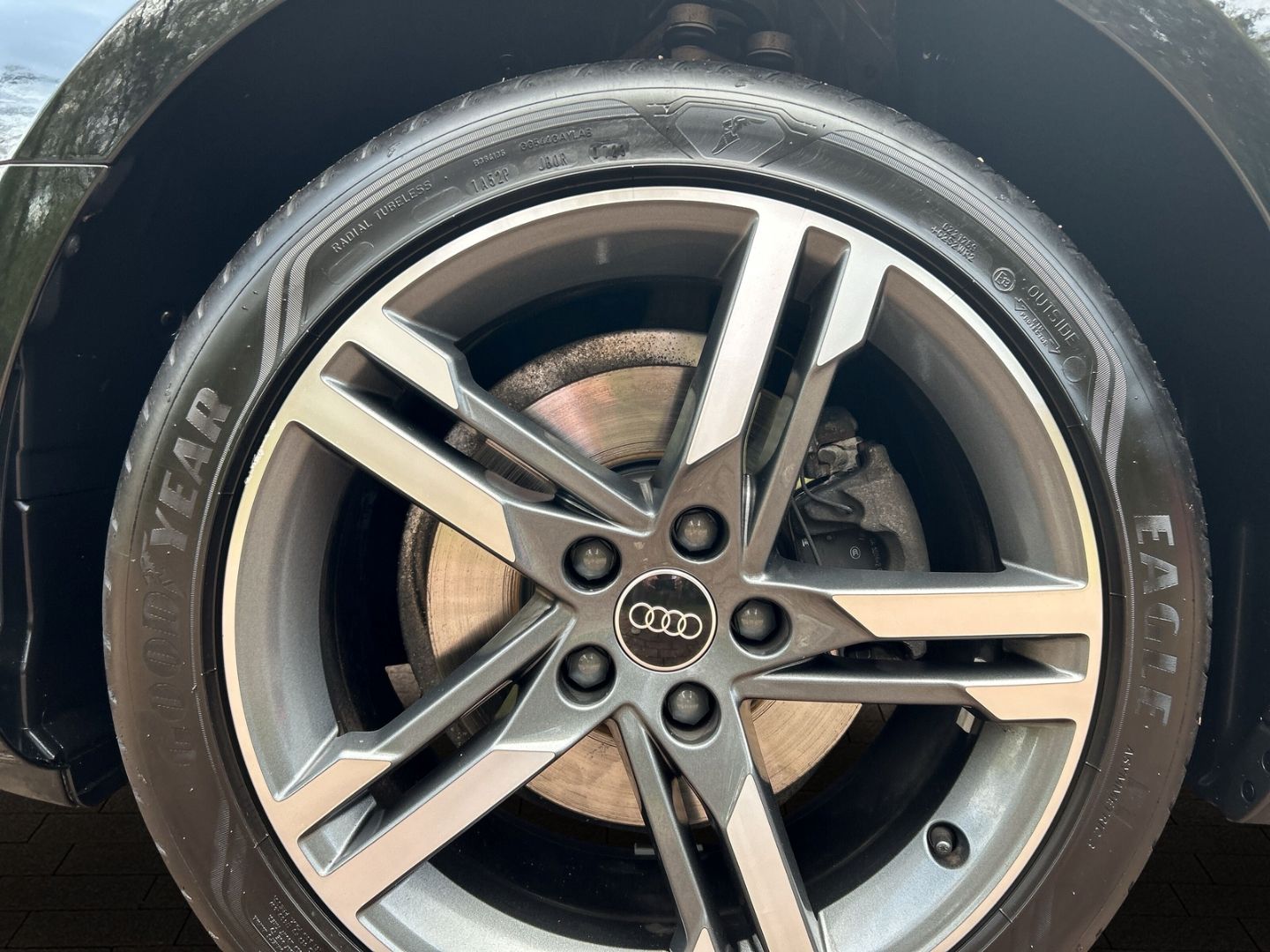 Fahrzeugabbildung Audi A4 AVANT 35 TDI LED+NAVI+PDC+ASSISTENZSY+KAMERA