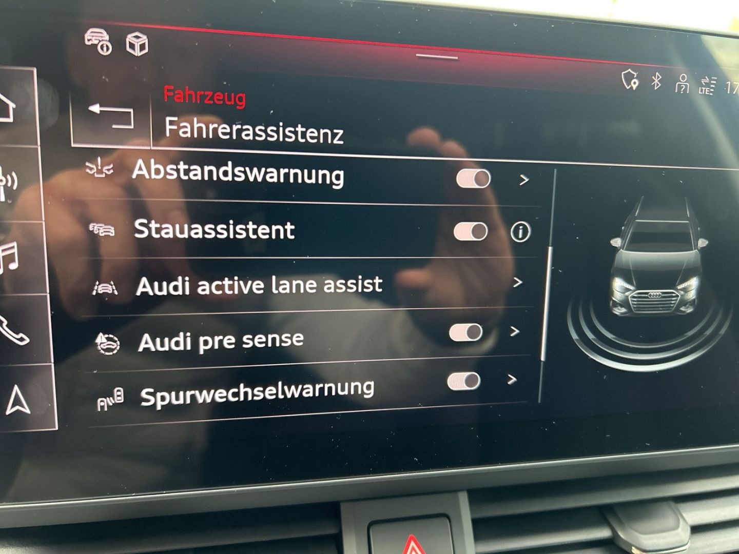 Fahrzeugabbildung Audi A4 AVANT 35 TDI LED+NAVI+PDC+ASSISTENZSY+KAMERA