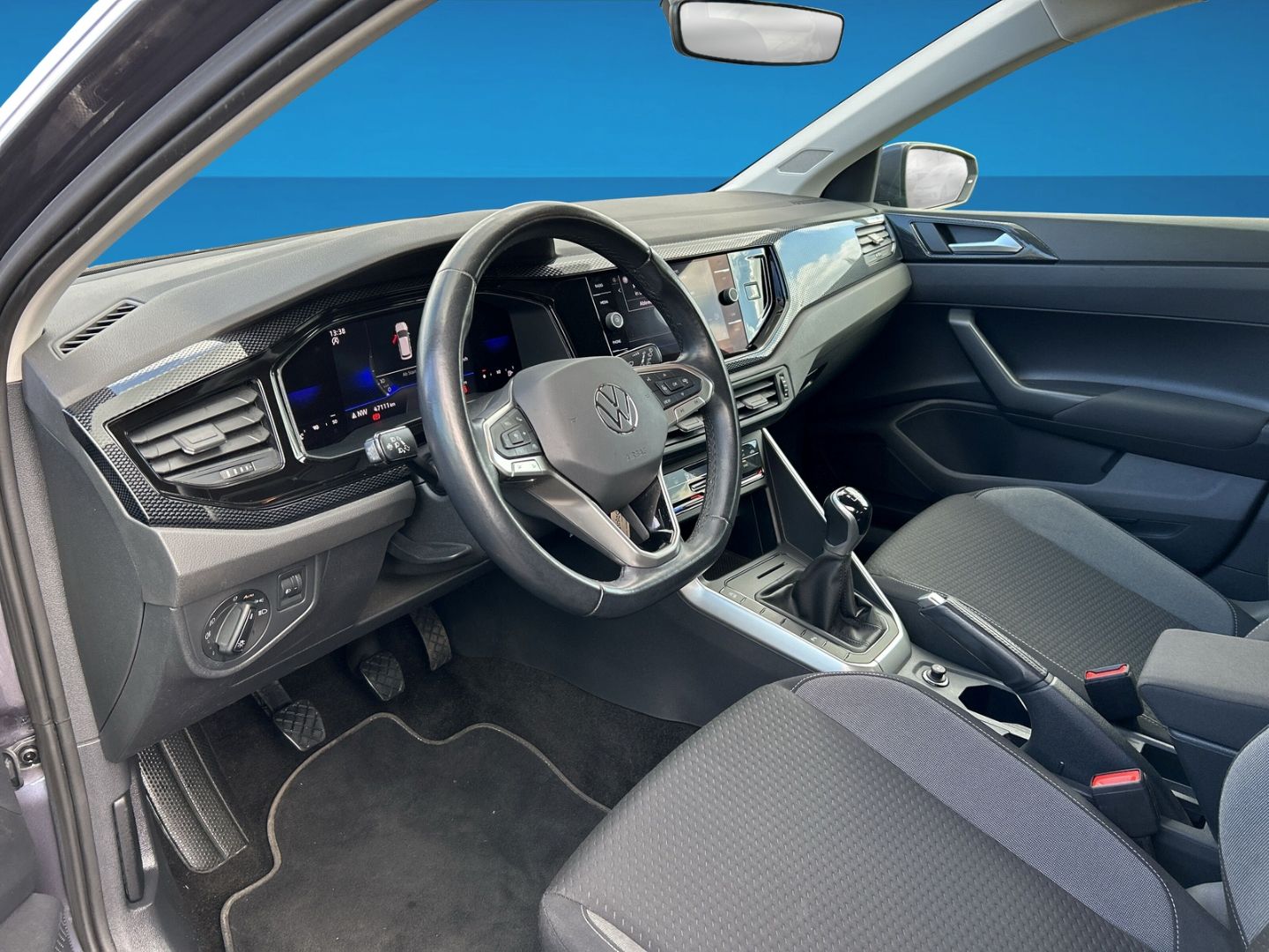 Fahrzeugabbildung Volkswagen Polo VI 1.0 TSI Life Navi Digitales Cockpit LED