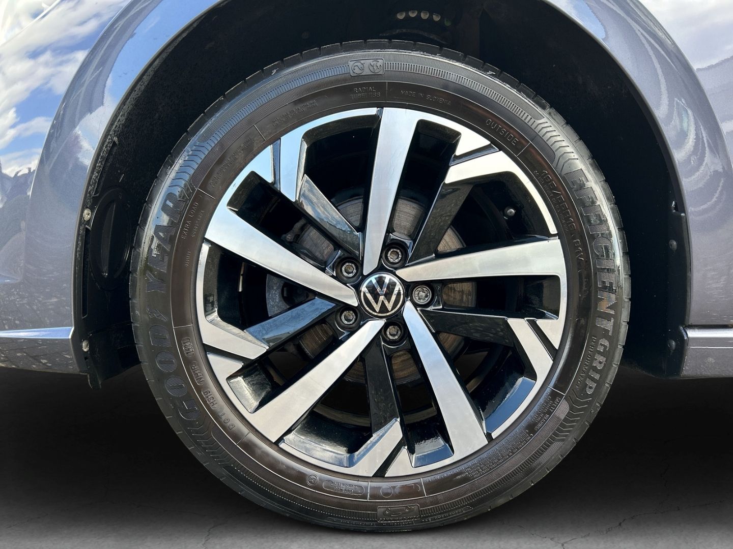 Fahrzeugabbildung Volkswagen Polo VI 1.0 TSI Life Navi Digitales Cockpit LED