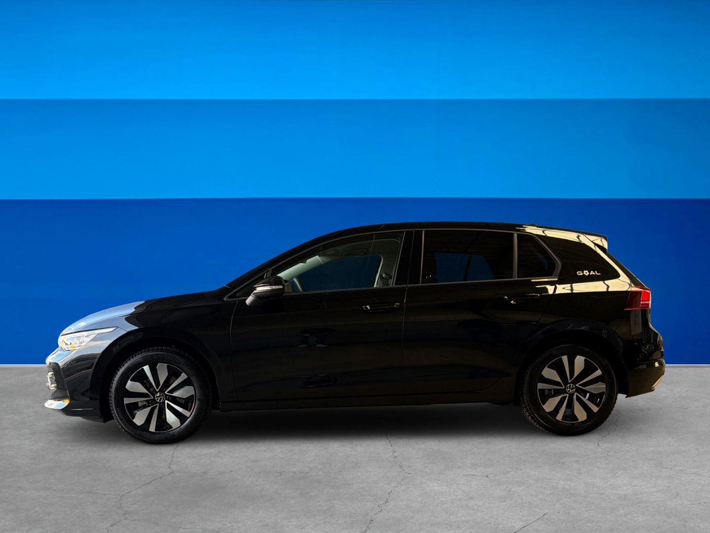 Fahrzeugabbildung Volkswagen Golf 8 1.5 eTSI Goal Rear View AHK