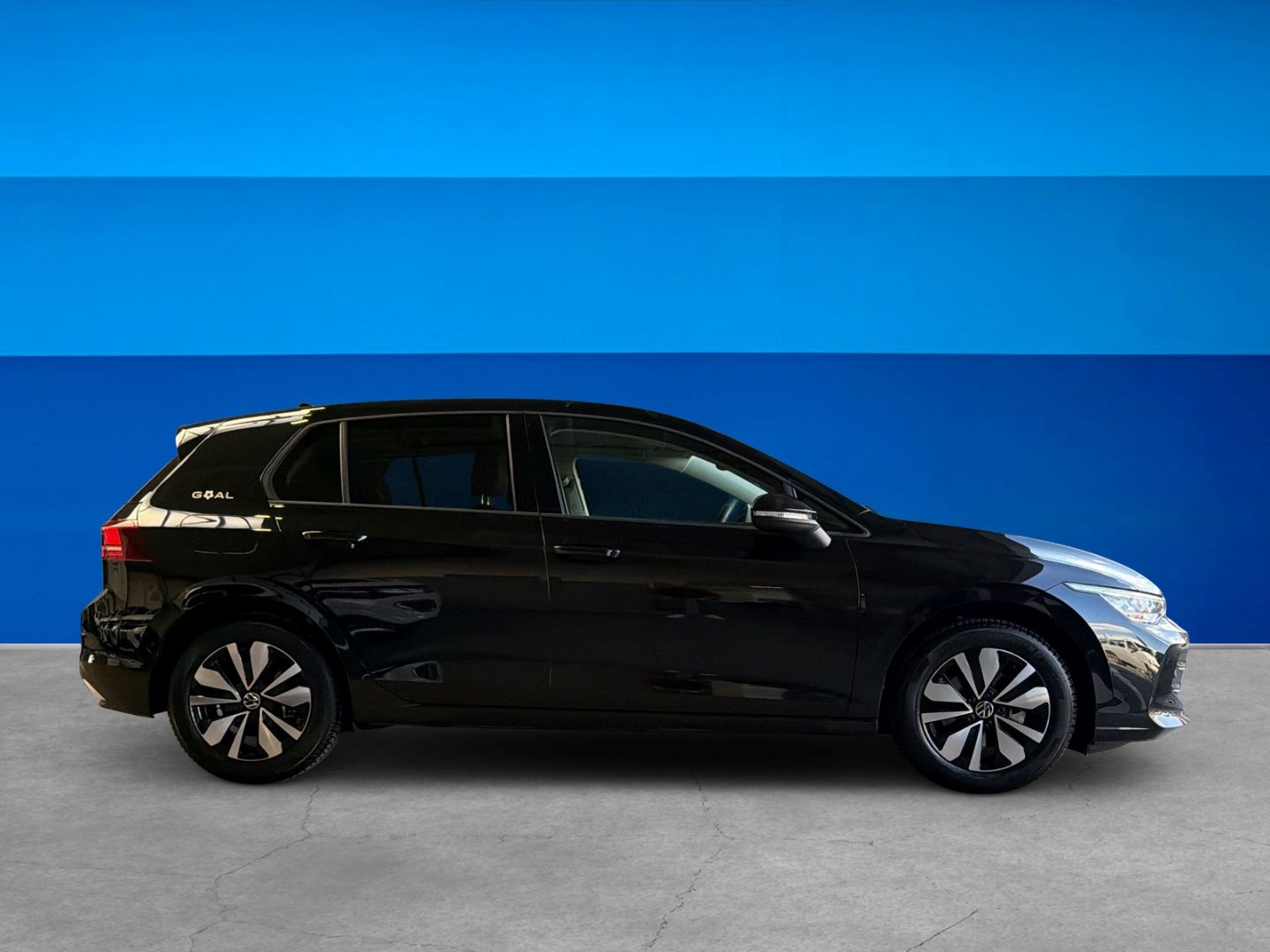 Fahrzeugabbildung Volkswagen Golf 8 1.5 eTSI Goal Rear View AHK