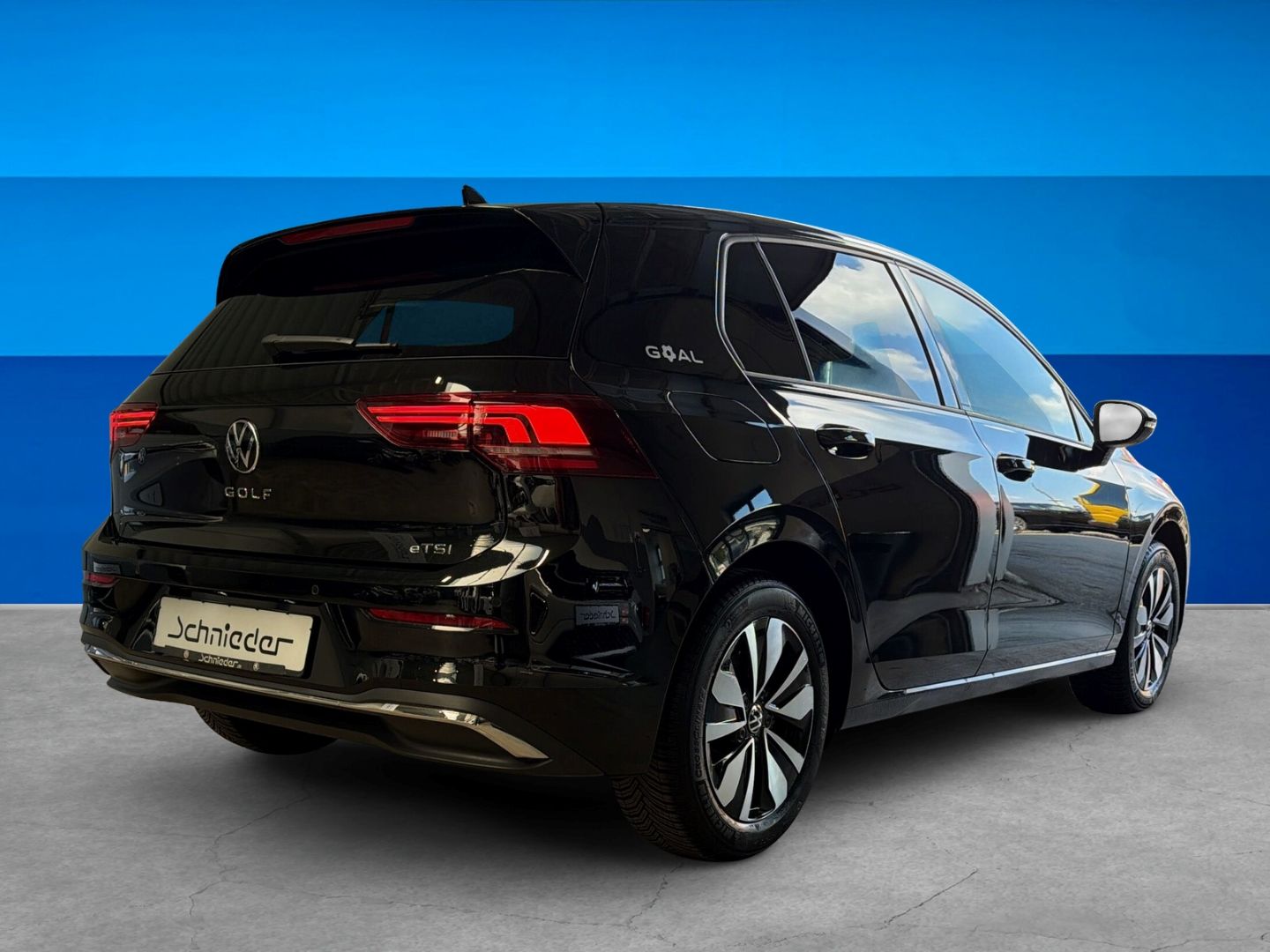 Fahrzeugabbildung Volkswagen Golf 8 1.5 eTSI Goal Rear View AHK