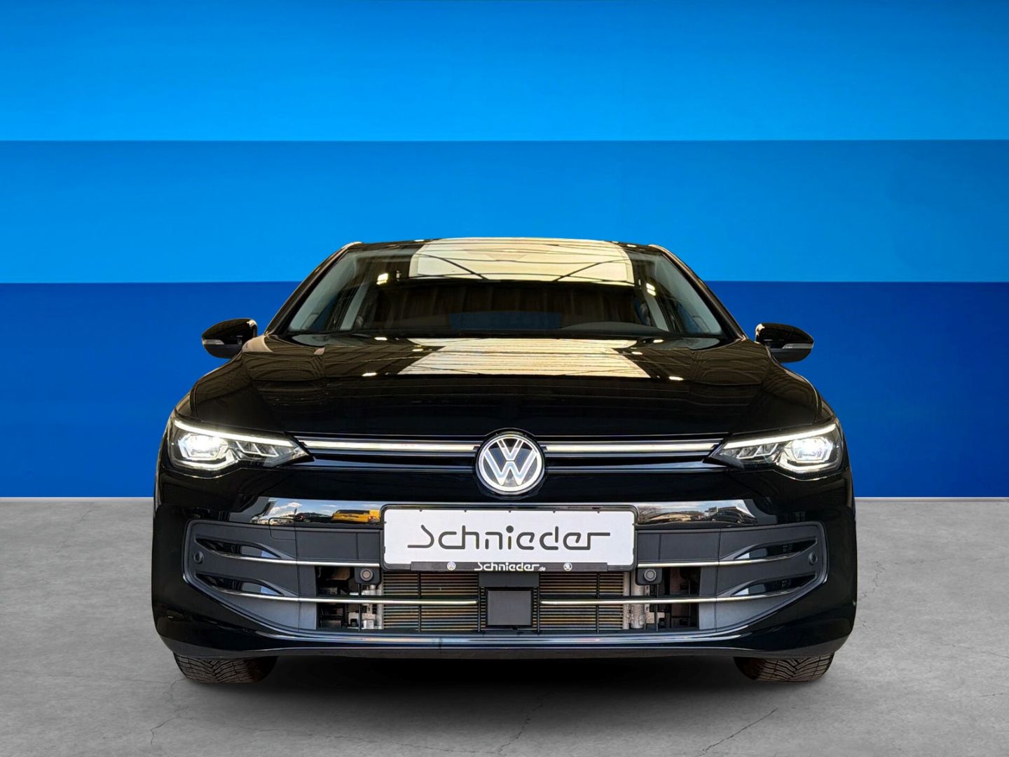 Fahrzeugabbildung Volkswagen Golf 8 1.5 eTSI Goal Rear View AHK