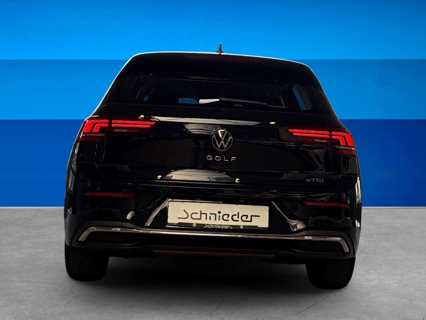 Fahrzeugabbildung Volkswagen Golf 8 1.5 eTSI Goal Rear View AHK