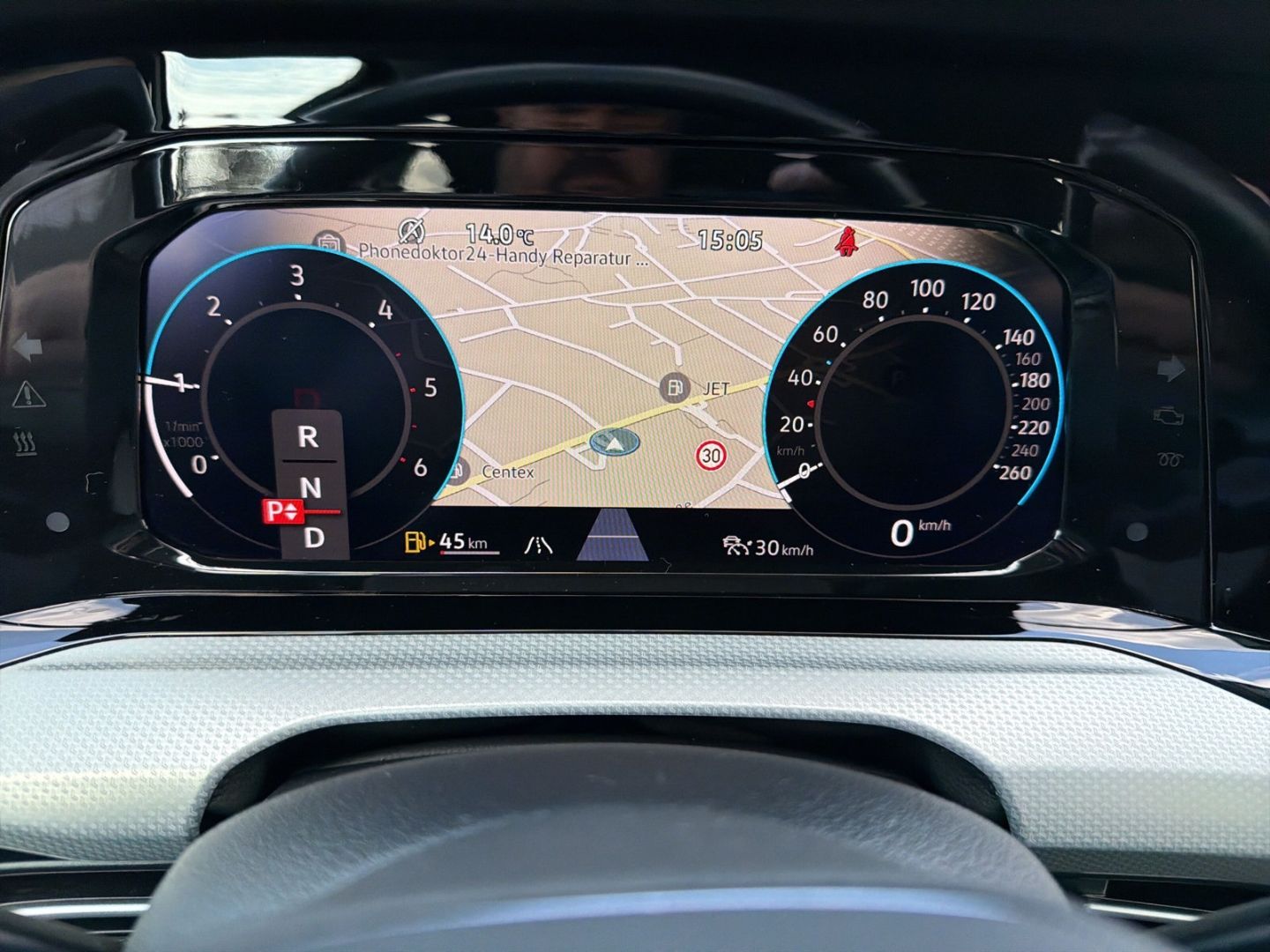 Fahrzeugabbildung Volkswagen Golf 8 2.0 TDI Move Rear View AHK DSG