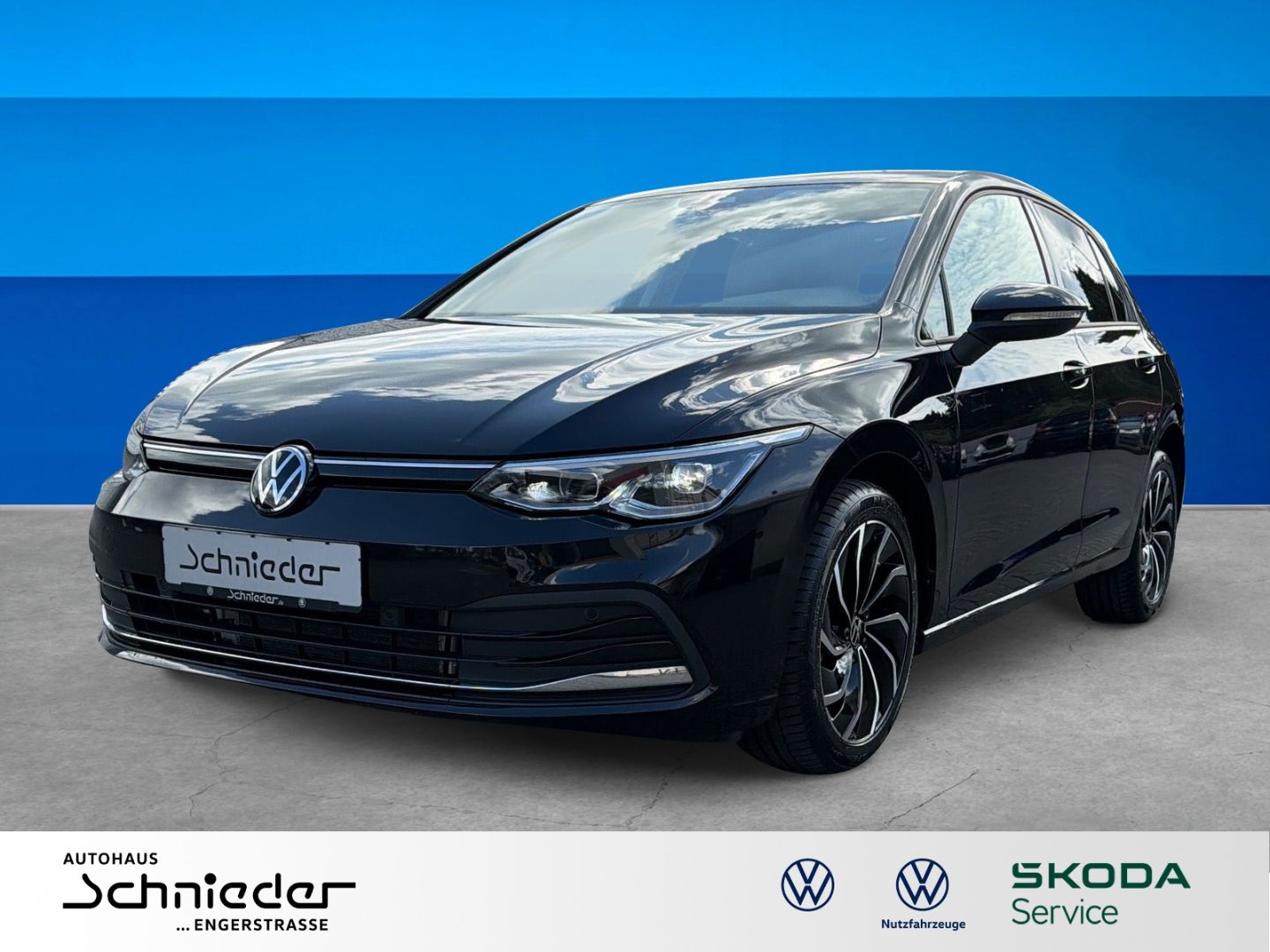 Fahrzeugabbildung Volkswagen Golf 8 2.0 TDI Move Rear View AHK DSG