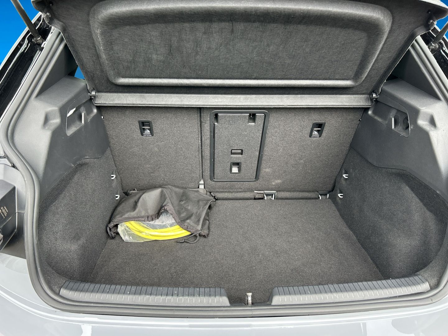 Fahrzeugabbildung Volkswagen ID.3 Pro S 150 kW (5-Sitzer) StandHZG Navi Leder