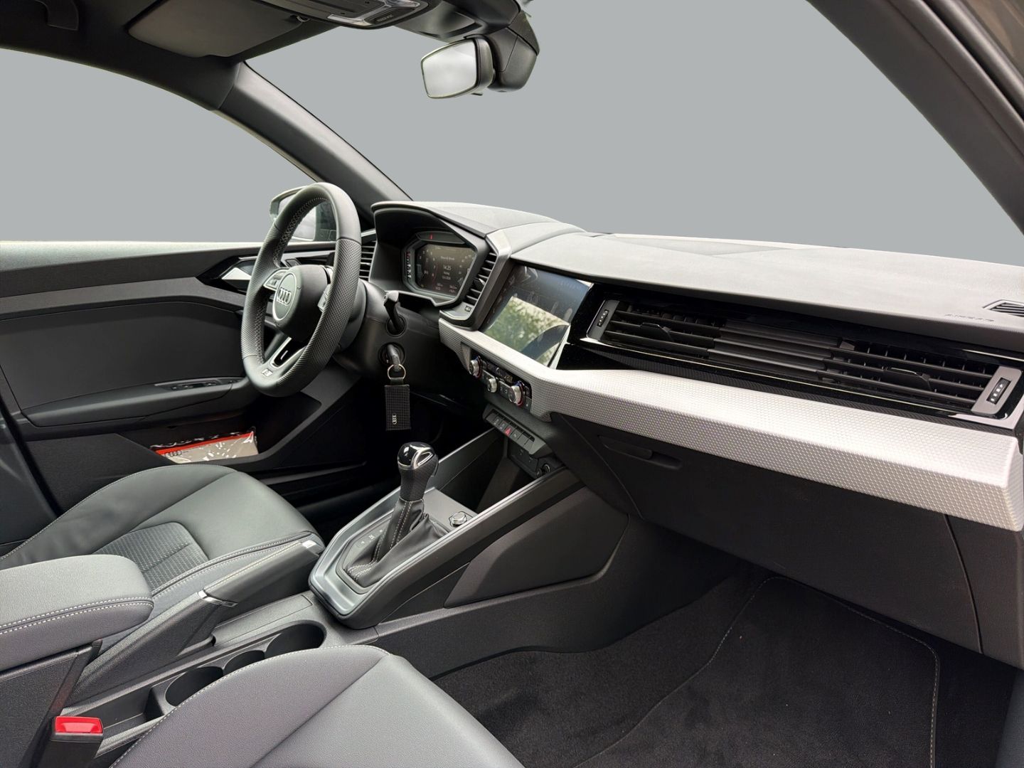 Fahrzeug 19 Fahrzeugabbildung Audi A1 SPORTBACK 30TFSi S-TRONIC+SLINE+VIRTUAL+PDC