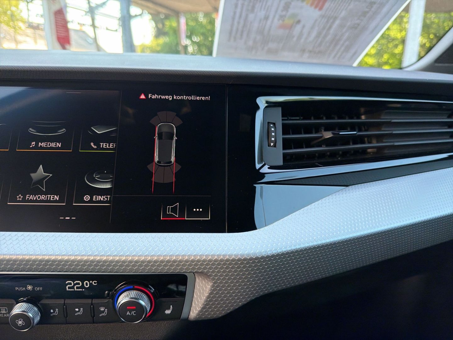 Fahrzeugabbildung Audi A1 SPORTBACK 30TFSi S-TRONIC+SLINE+VIRTUAL+PDC