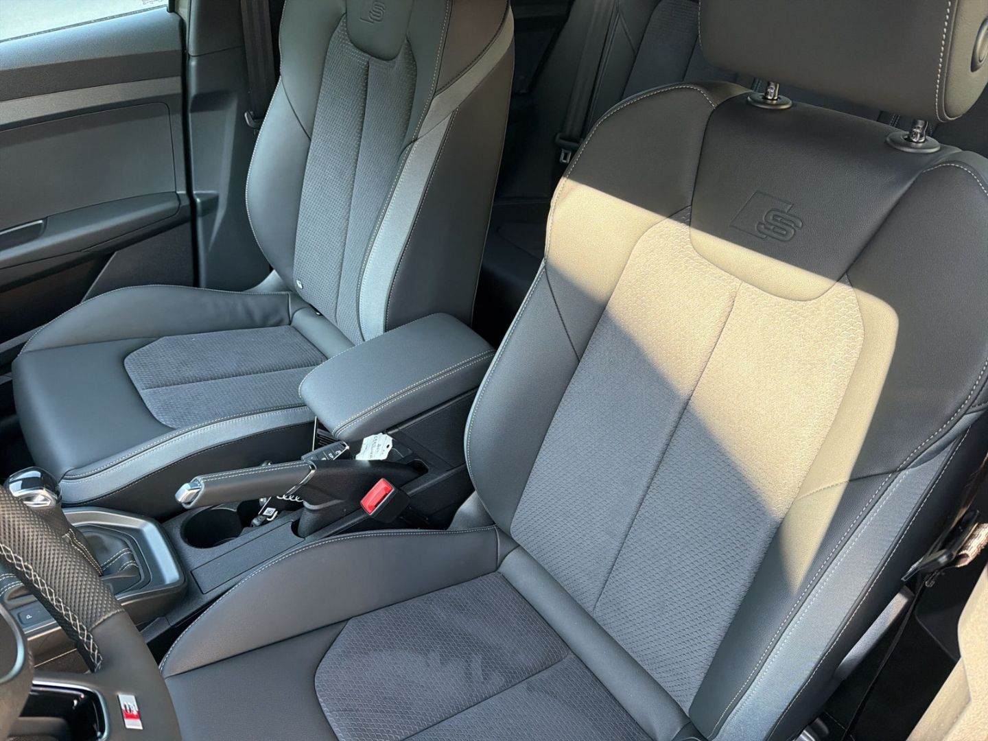 Fahrzeugabbildung Audi A1 SPORTBACK 30TFSi S-TRONIC+SLINE+VIRTUAL+PDC