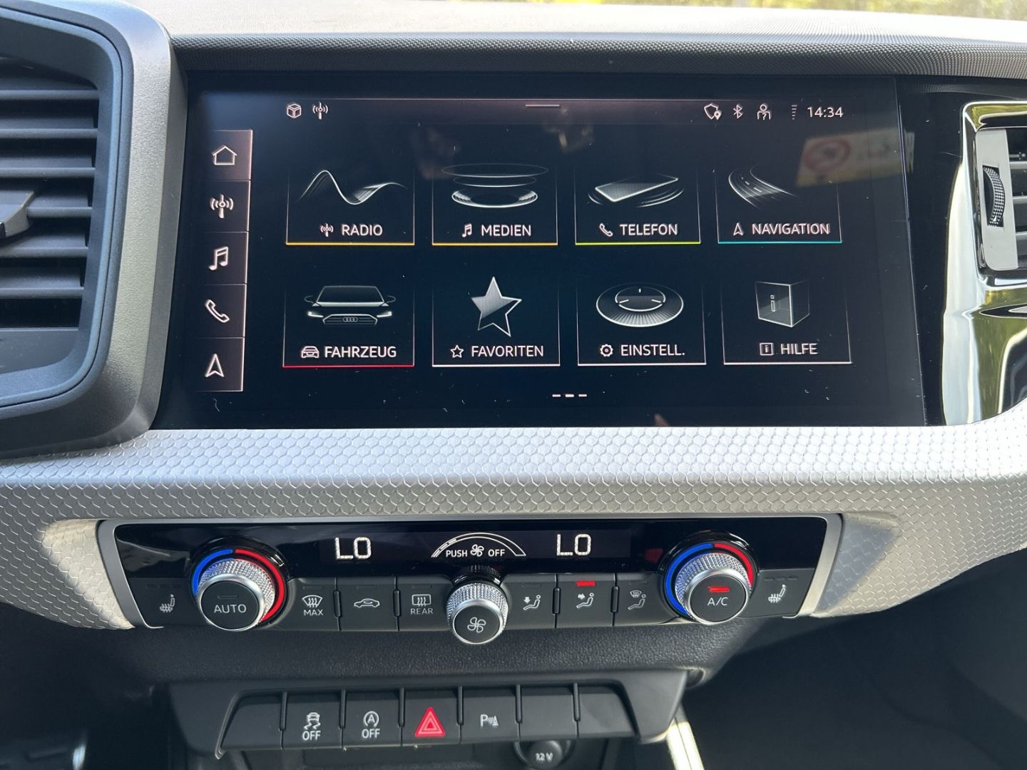 Fahrzeugabbildung Audi A1 SPORTBACK 30TFSi S-TRONIC+SLINE+VIRTUAL+PDC