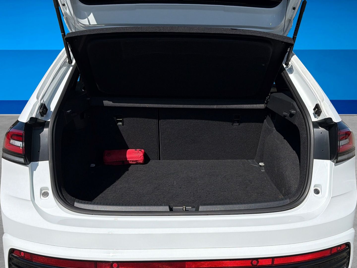 Fahrzeugabbildung Volkswagen Taigo 1.5 TSI R-Line Rear View IQ.DRIVE AHK