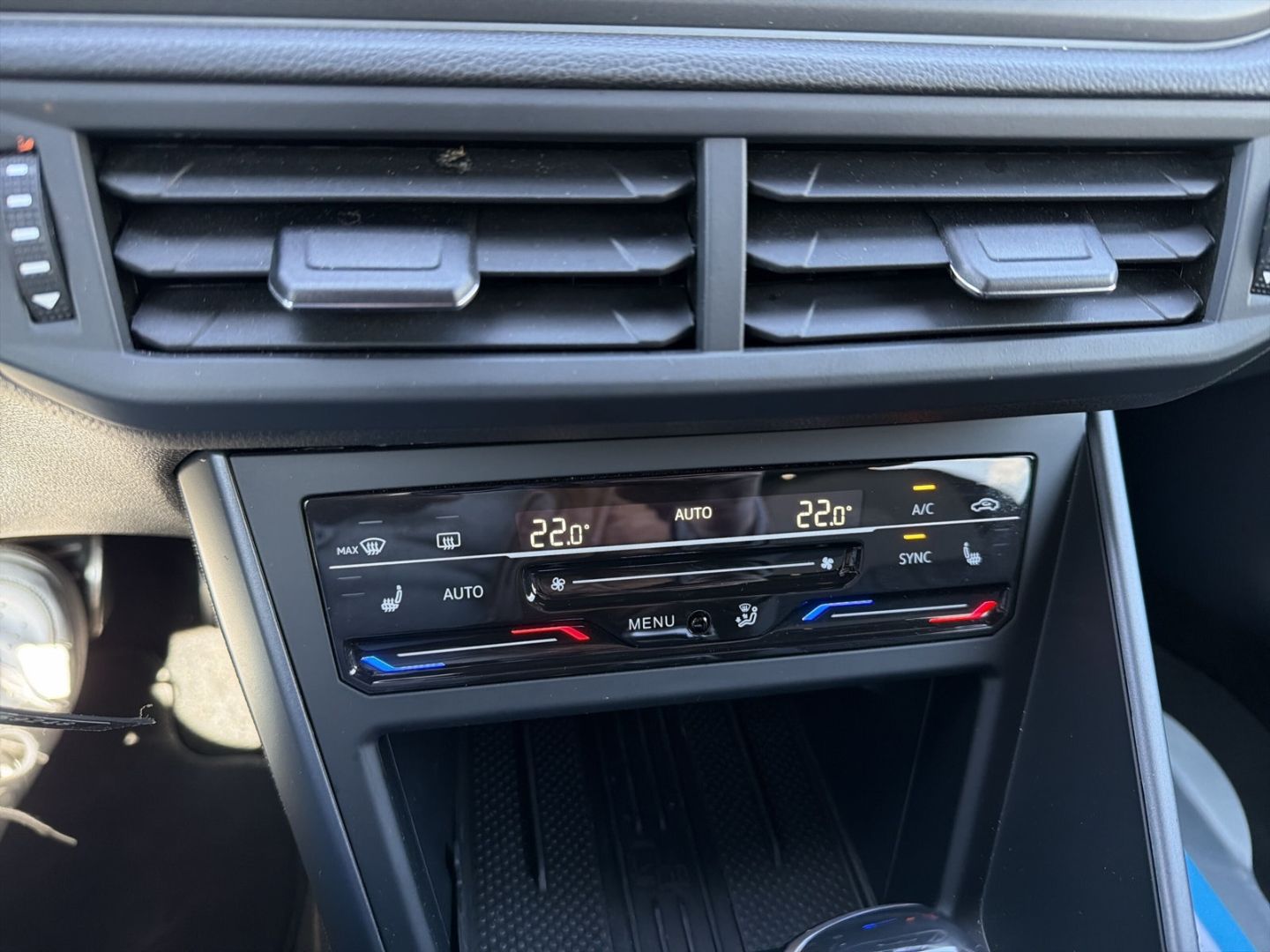 Fahrzeugabbildung Volkswagen Taigo 1.5 TSI R-Line Rear View IQ.DRIVE AHK