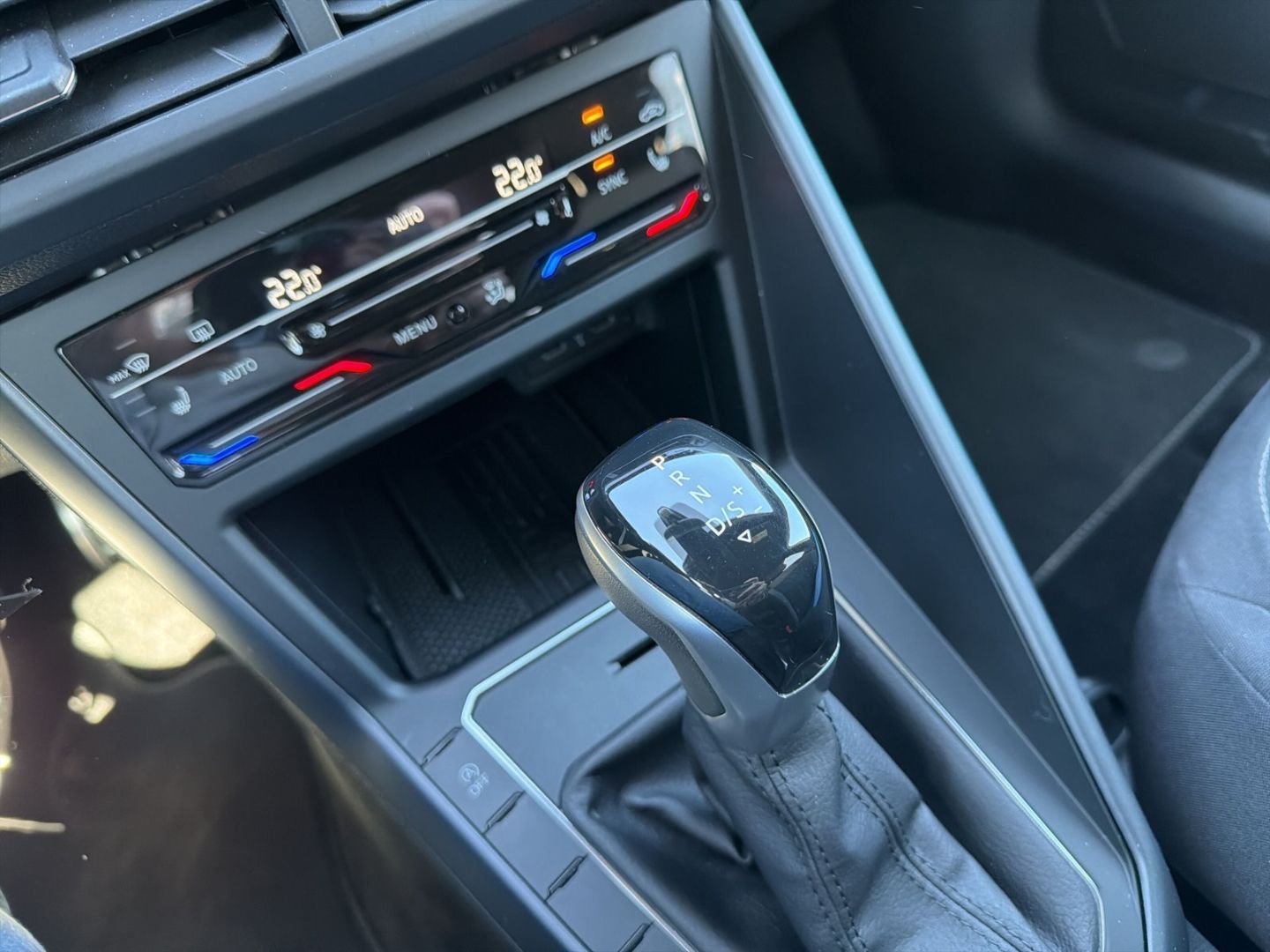 Fahrzeugabbildung Volkswagen Taigo 1.5 TSI R-Line Rear View IQ.DRIVE AHK