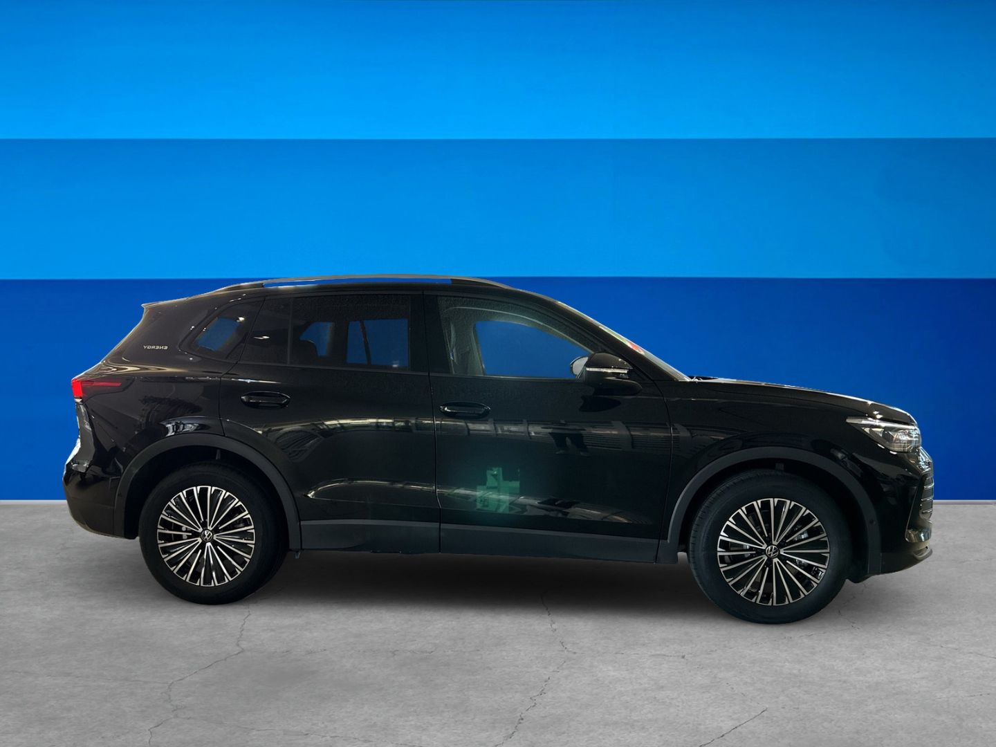 Fahrzeug 4 Fahrzeugabbildung Volkswagen Tiguan ENERGY 2,0l TDI LED EASY OPEN NAVI AREA V