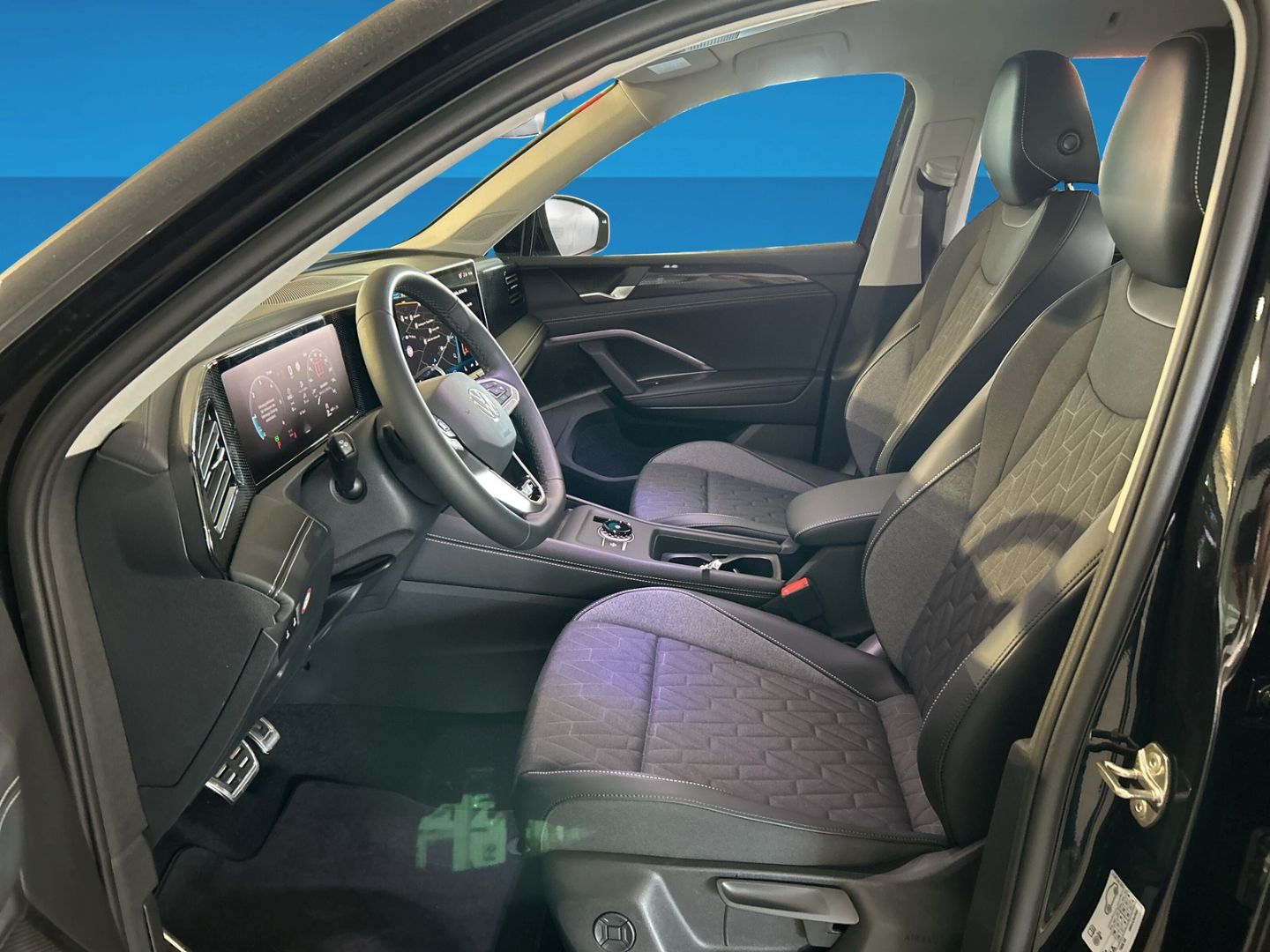 Fahrzeug 10 Fahrzeugabbildung Volkswagen Tiguan ENERGY 2,0l TDI LED EASY OPEN NAVI AREA V