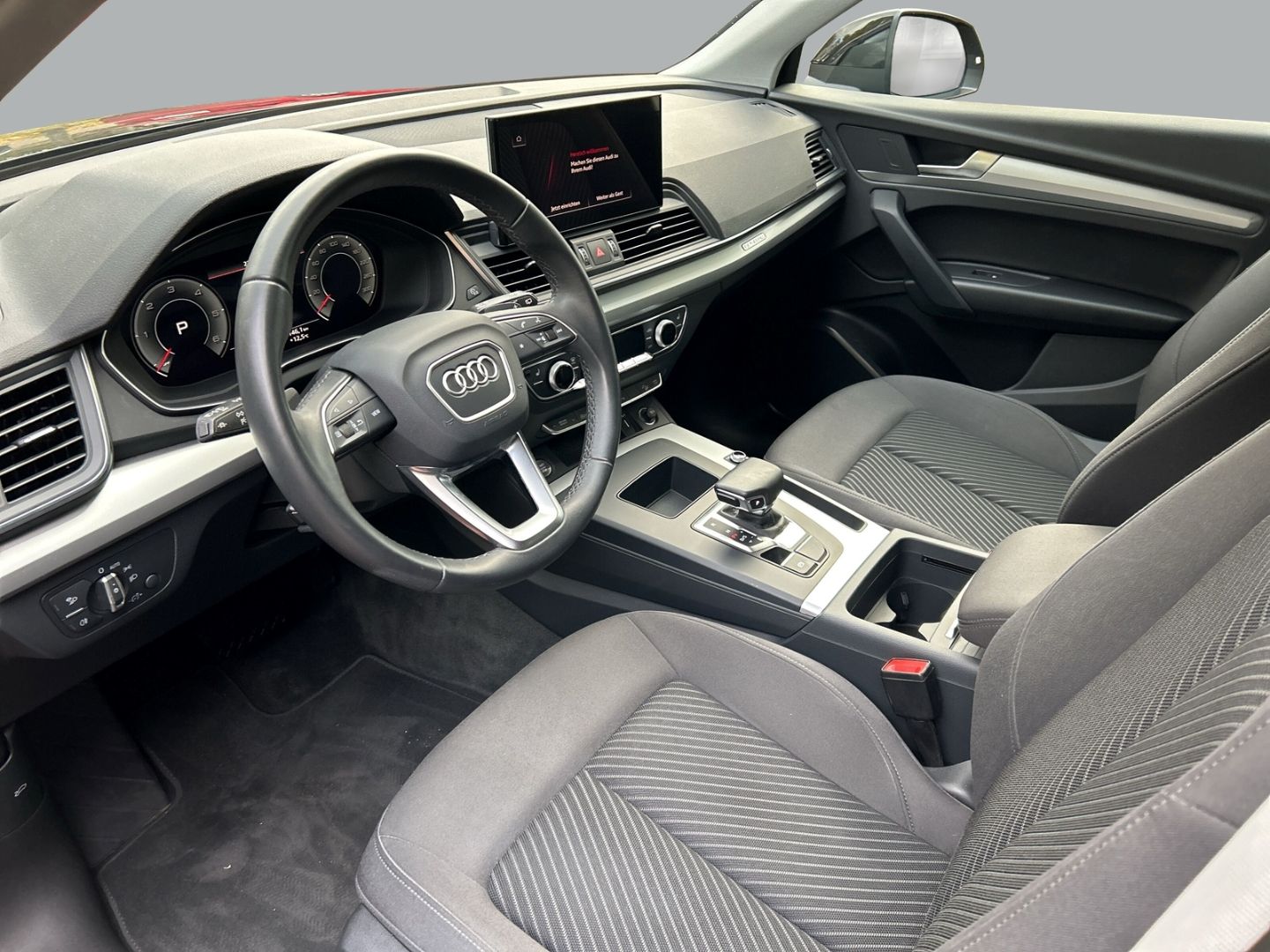Fahrzeugabbildung Audi Q5 40 TDI quattro LED+NAVI+AHK+ KAMERA+StandHZG - mit KI generiert/bearbeitet