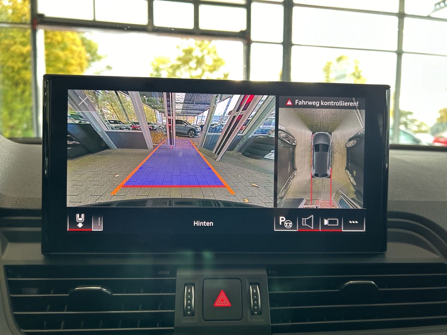 Fahrzeugabbildung Audi Q5 40 TDI quattro LED+NAVI+AHK+ KAMERA+StandHZG - mit KI generiert/bearbeitet