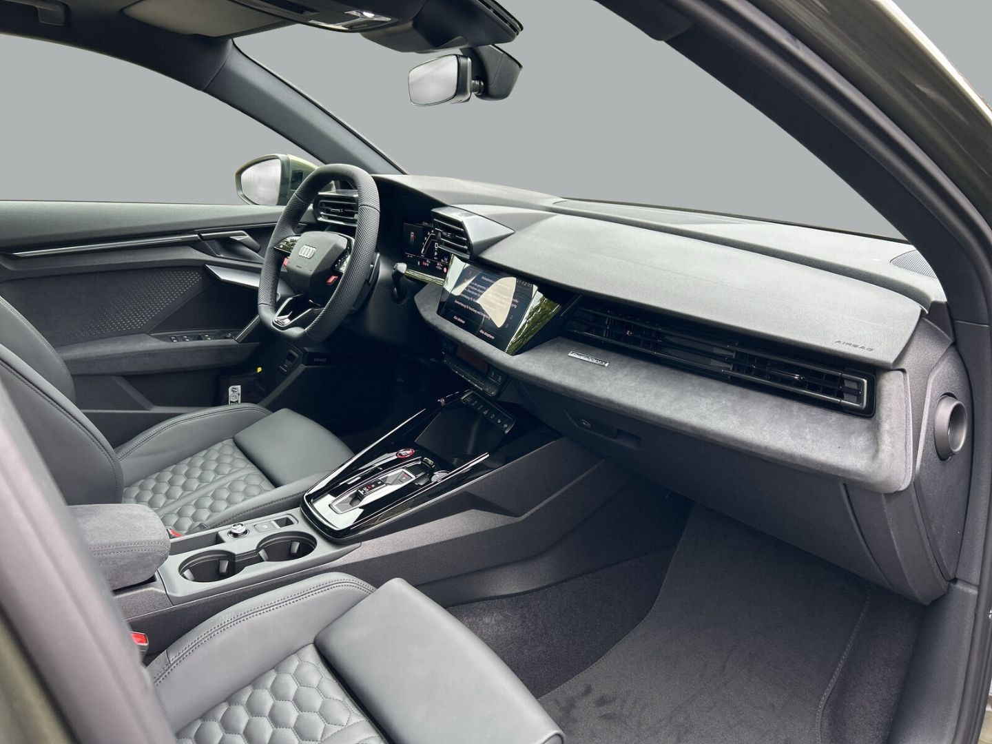 Fahrzeugabbildung Audi RS3 SPORTBACK+LED+HUD+PANO+SPORTABGAS+SONOS - mit KI generiert/bearbeitet