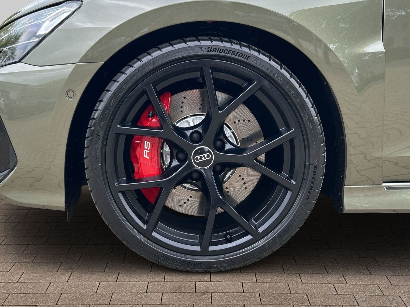 Fahrzeugabbildung Audi RS3 SPORTBACK+LED+HUD+PANO+SPORTABGAS+SONOS - mit KI generiert/bearbeitet