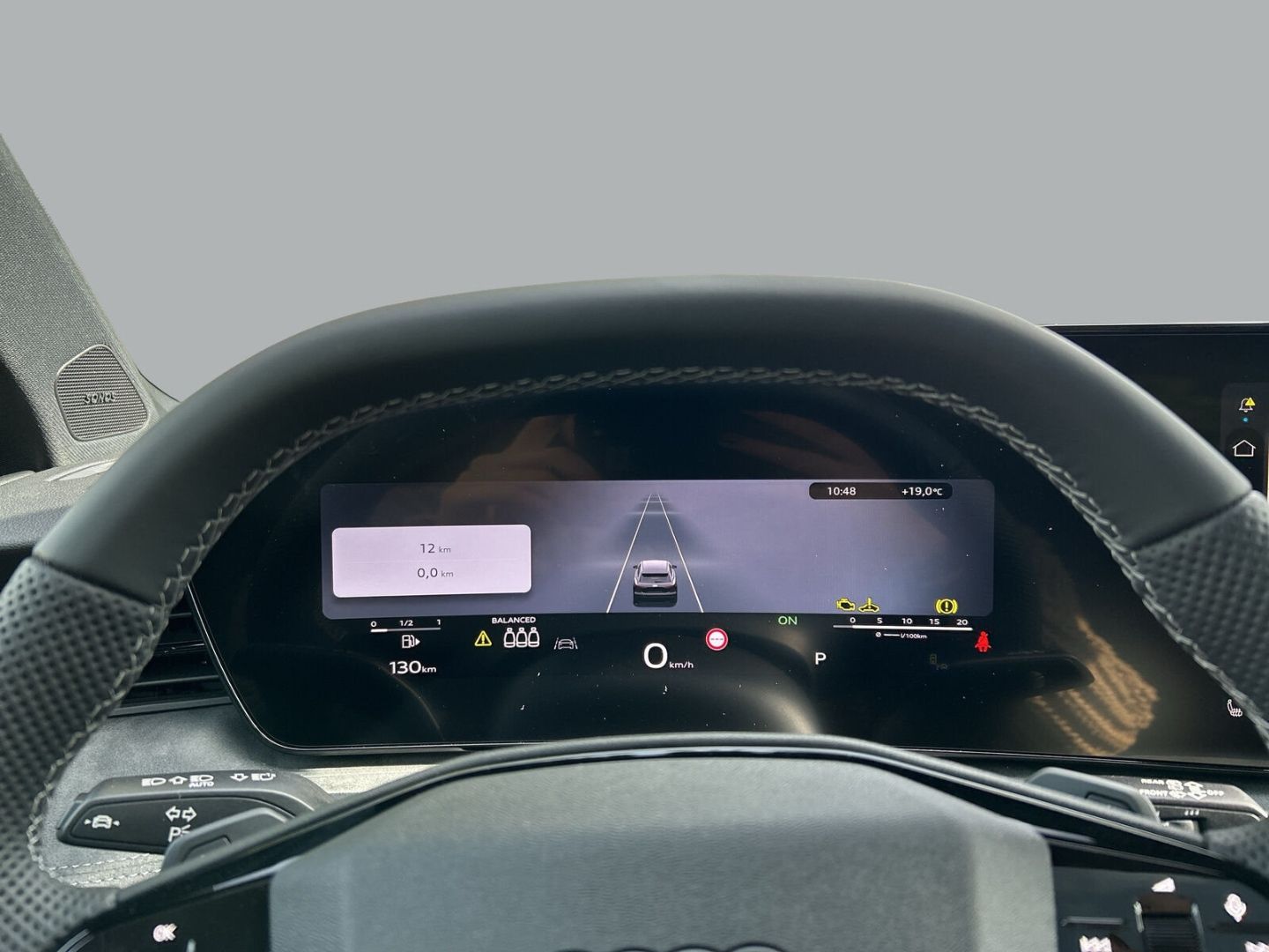 Fahrzeugabbildung Audi A3 SPORTBACK TFSI+TECH PRO+PANO+AHK+OPTIK SCHWAR - mit KI generiert/bearbeitet