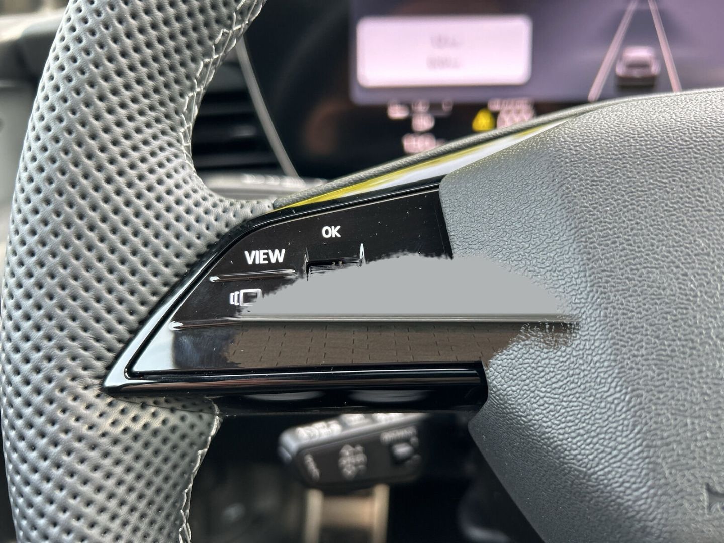 Fahrzeugabbildung Audi A3 SPORTBACK TFSI+TECH PRO+PANO+AHK+OPTIK SCHWAR - mit KI generiert/bearbeitet