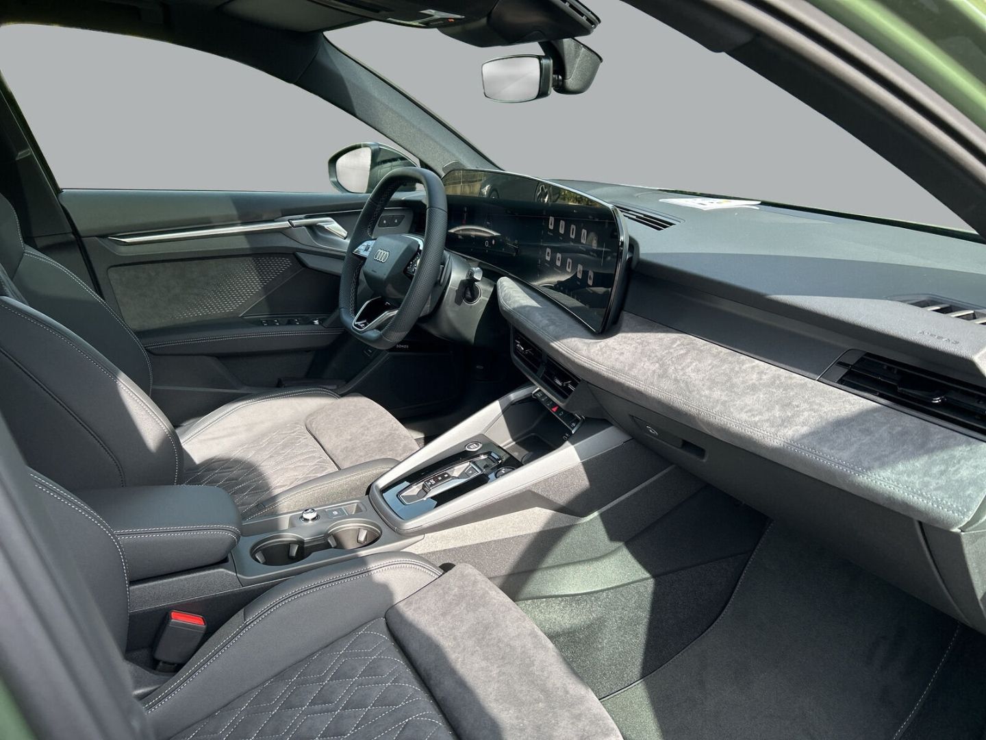 Fahrzeugabbildung Audi A3 SPORTBACK TFSI+TECH PRO+PANO+AHK+OPTIK SCHWAR - mit KI generiert/bearbeitet