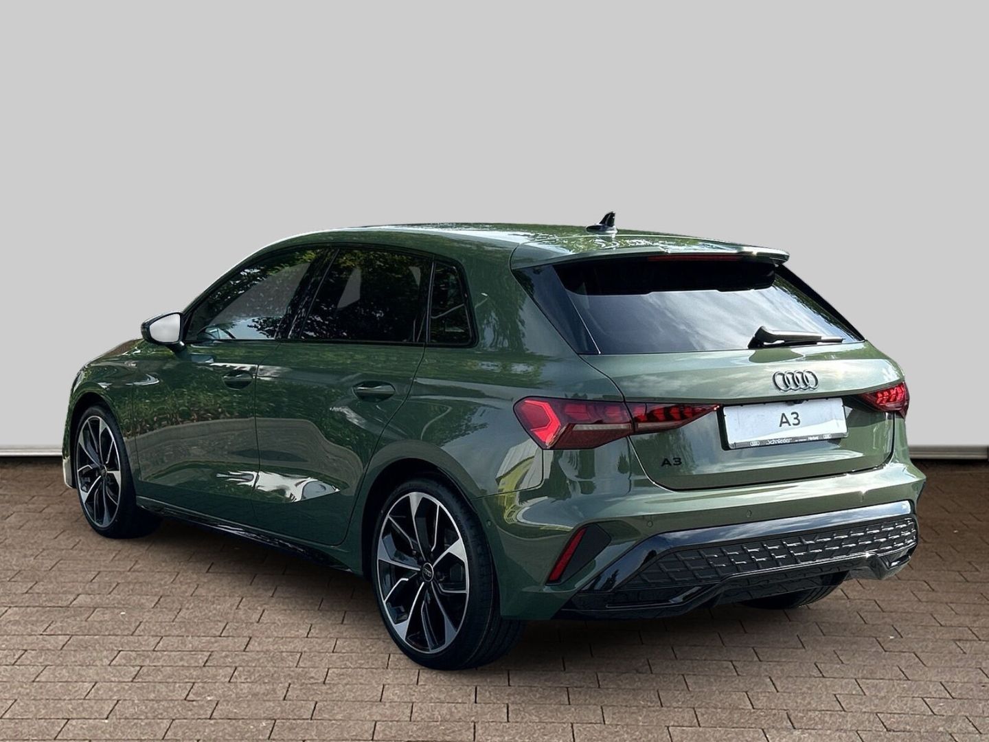 Fahrzeugabbildung Audi A3 SPORTBACK TFSI+TECH PRO+PANO+AHK+OPTIK SCHWAR - mit KI generiert/bearbeitet