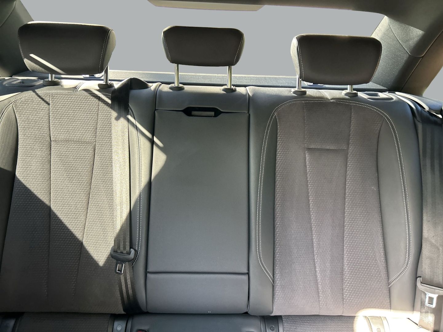 Fahrzeugabbildung Audi A4 Limousine 35 TDI tronic S line LED Optikpaket