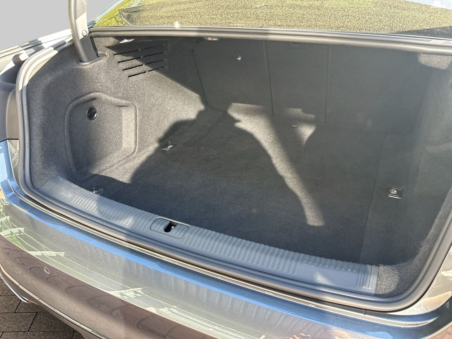 Fahrzeugabbildung Audi A4 Limousine 35 TDI tronic S line LED Optikpaket
