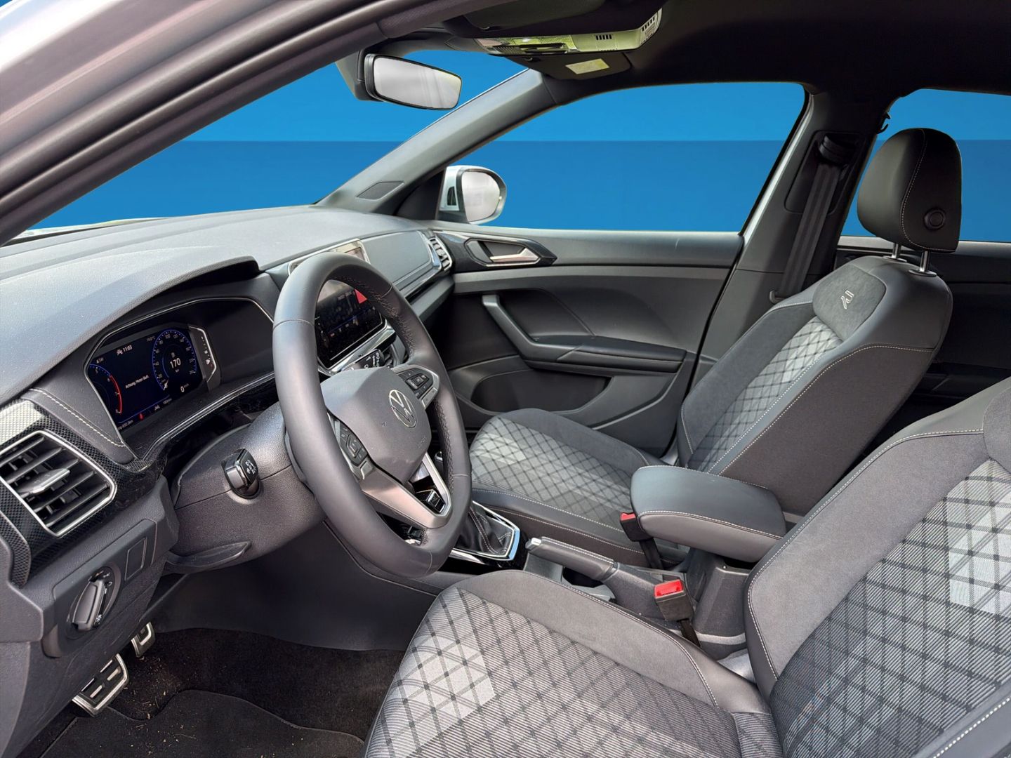 Fahrzeugabbildung Volkswagen T-Cross 1.0 TSI R-Line Rear View AHK - mit KI generiert/bearbeitet