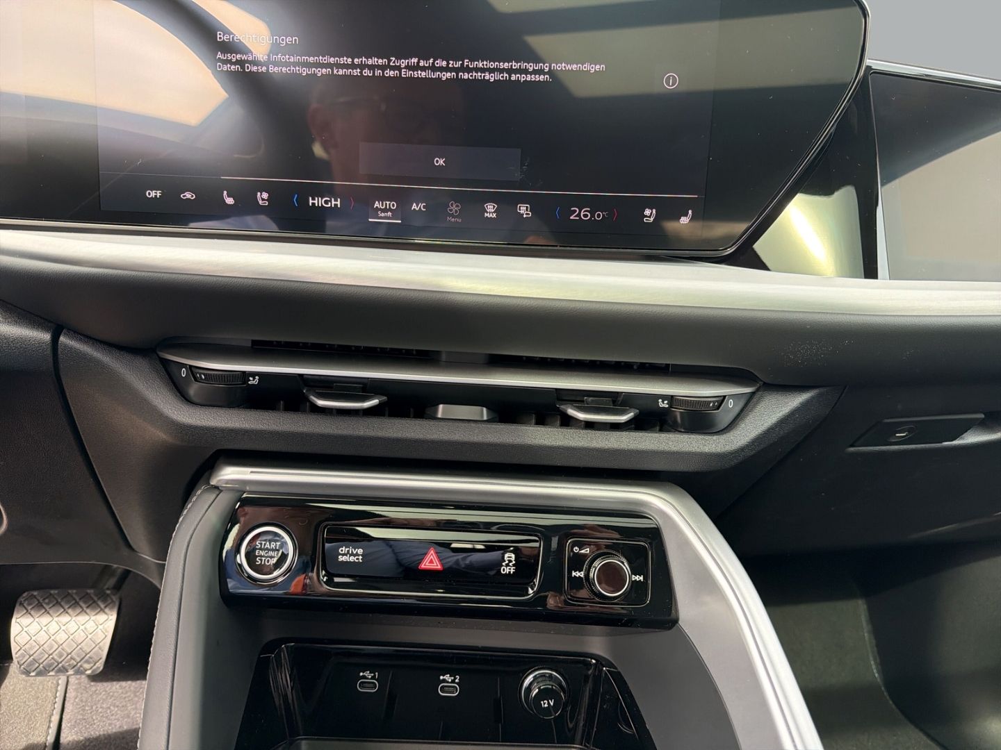 Fahrzeugabbildung Audi Q5 SPORTBACK TDI 150KW+LED+PANO+AHK+LUFT+SPORTPA