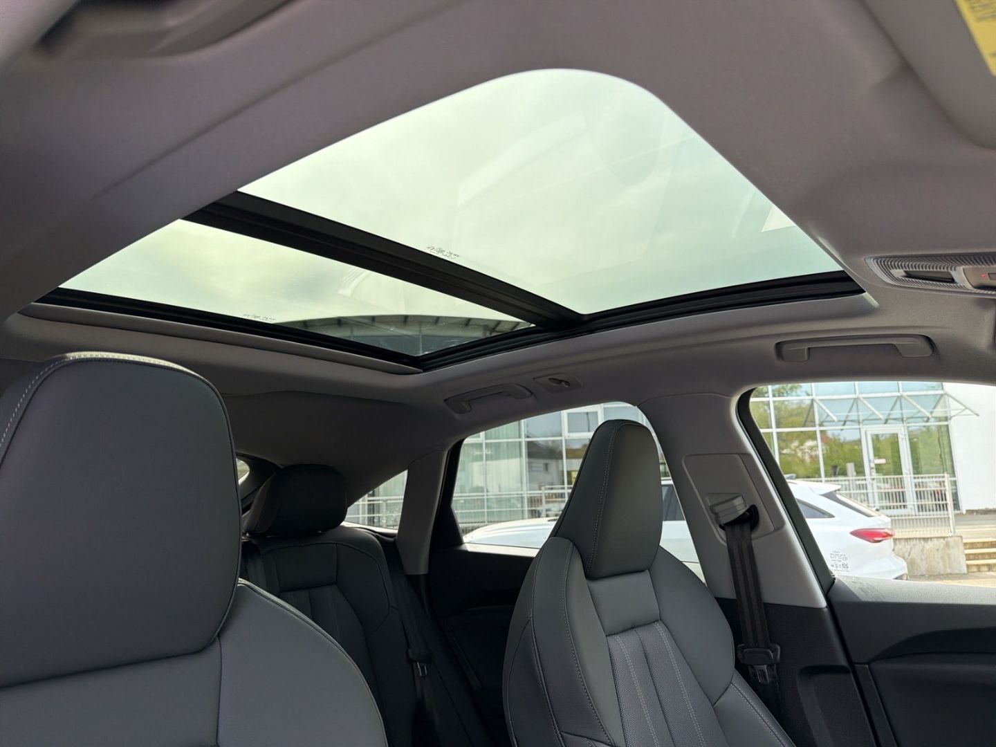 Fahrzeugabbildung Audi Q5 SPORTBACK TDI 150KW+LED+PANO+AHK+LUFT+SPORTPA