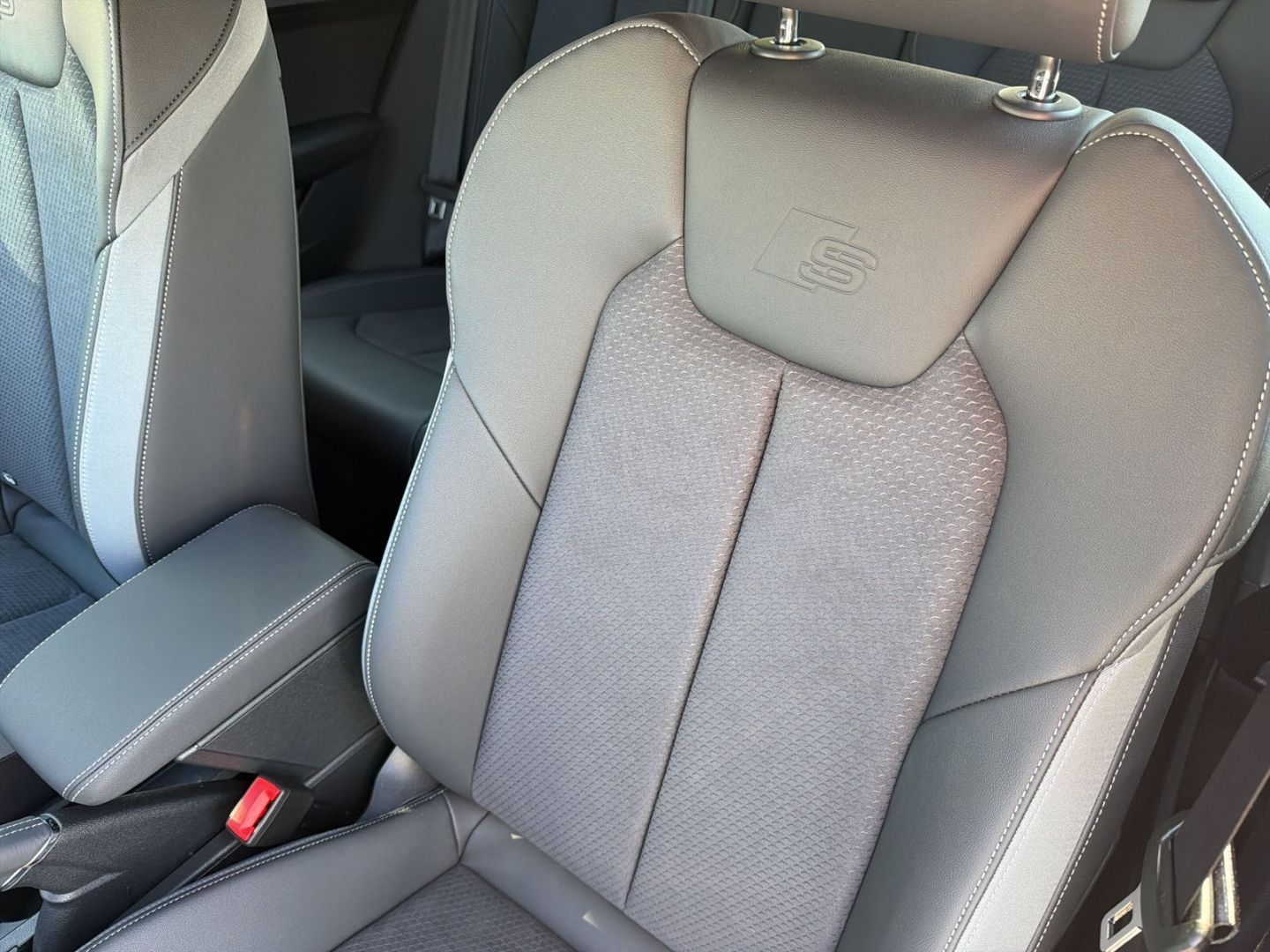 Fahrzeugabbildung Audi A1 SPORTBACK 30 TFSI+S tronic+VIRTUAL+CARPLAY+KL