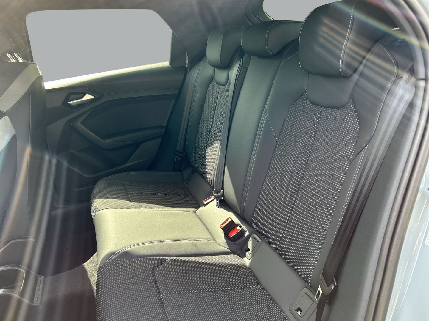 Fahrzeugabbildung Audi A1 SPORTBACK 40 TFSI+LED+VIRTUAL+SPORTPAKET+CARP