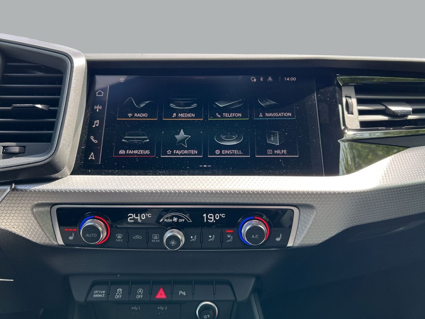 Fahrzeugabbildung Audi A1 SPORTBACK 40 TFSI+LED+VIRTUAL+SPORTPAKET+CARP