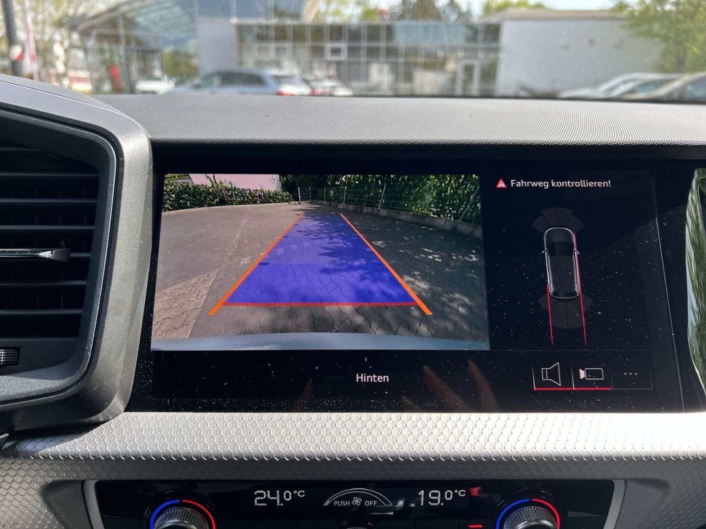 Fahrzeugabbildung Audi A1 SPORTBACK 40 TFSI+LED+VIRTUAL+SPORTPAKET+CARP