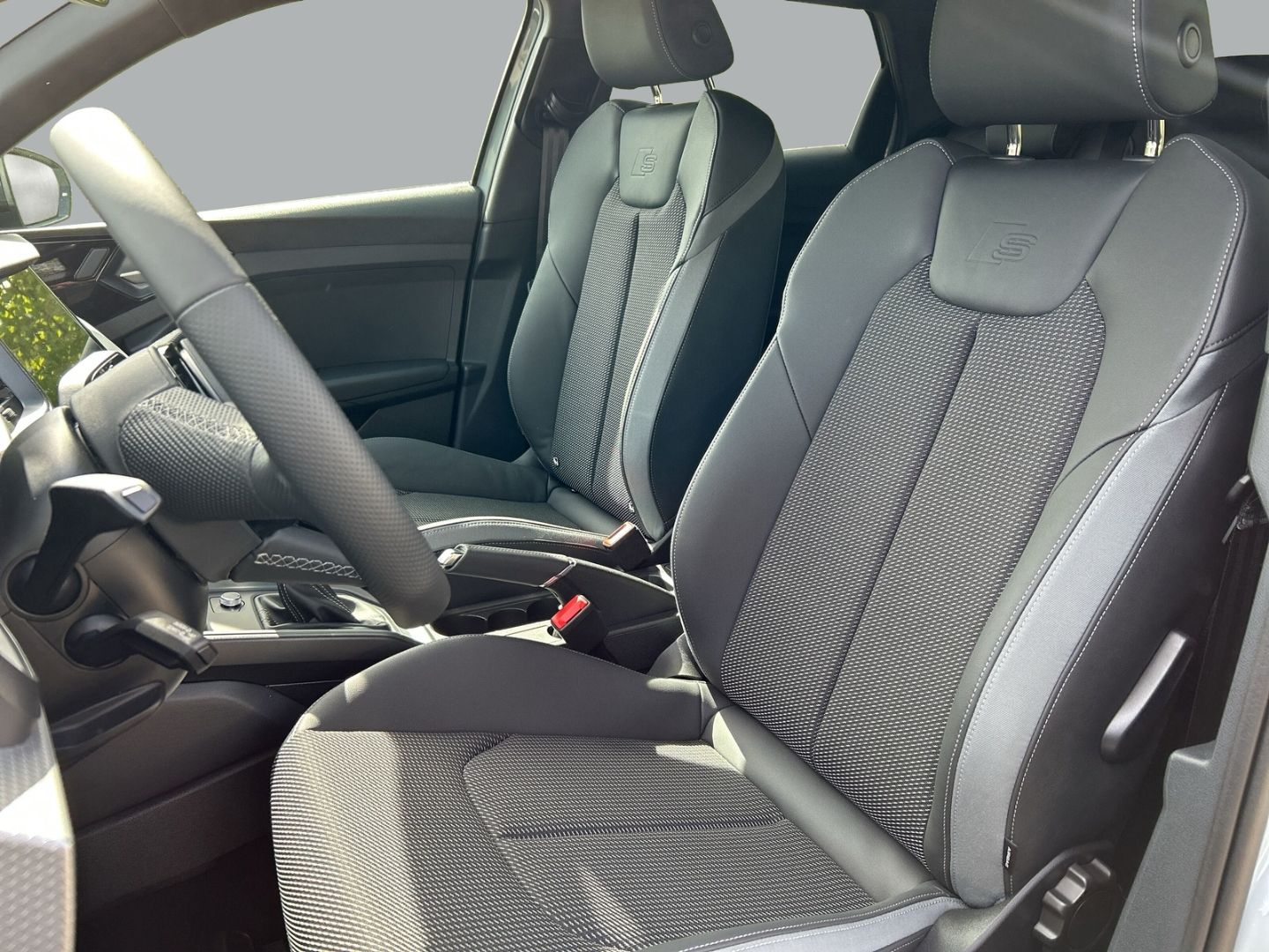 Fahrzeugabbildung Audi A1 SPORTBACK 40 TFSI+LED+VIRTUAL+SPORTPAKET+CARP