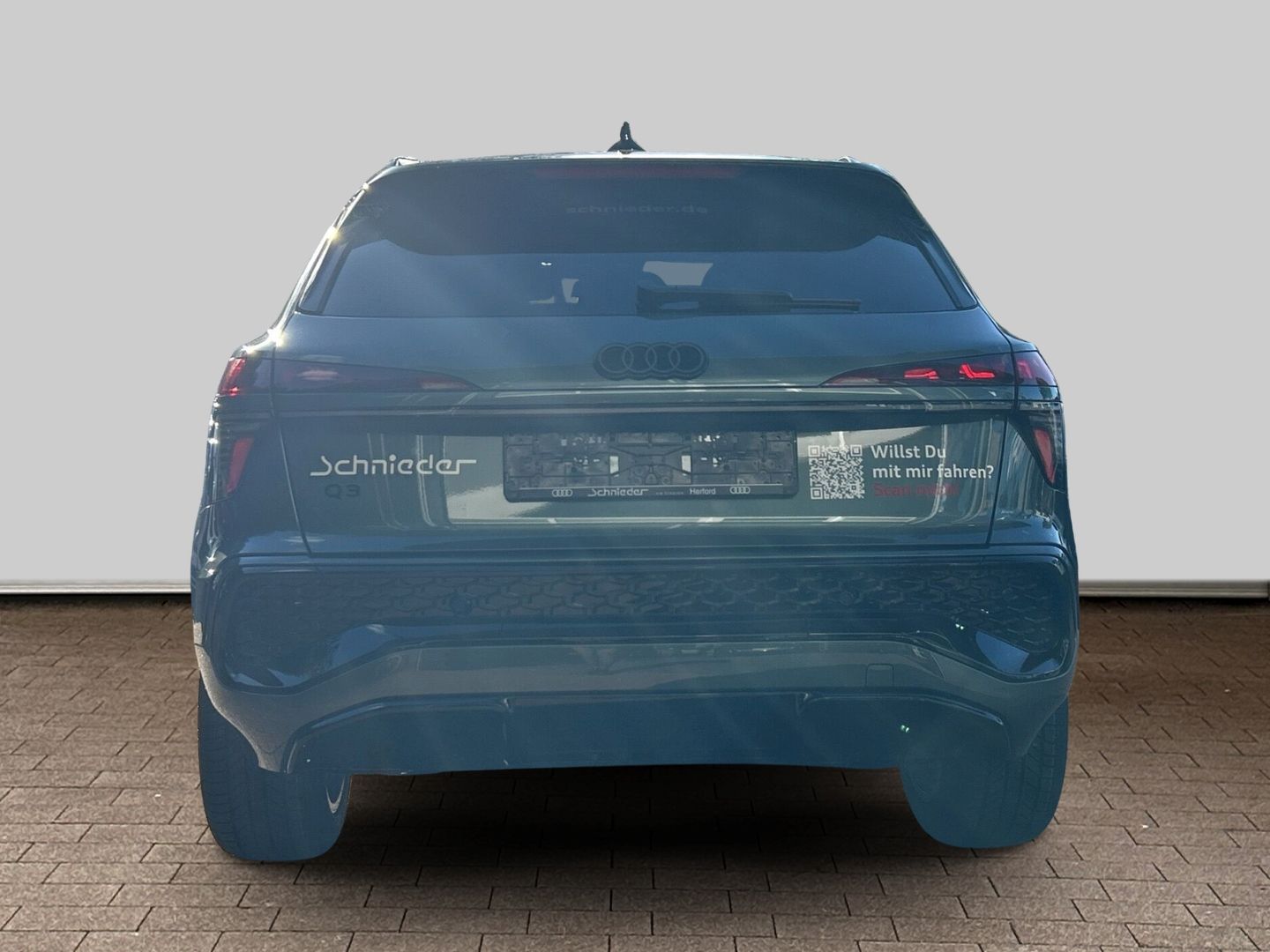Fahrzeugabbildung Audi Q3 e-hybrid S-tronic NAVI+LEDER+SPORTSITZE+MATRI