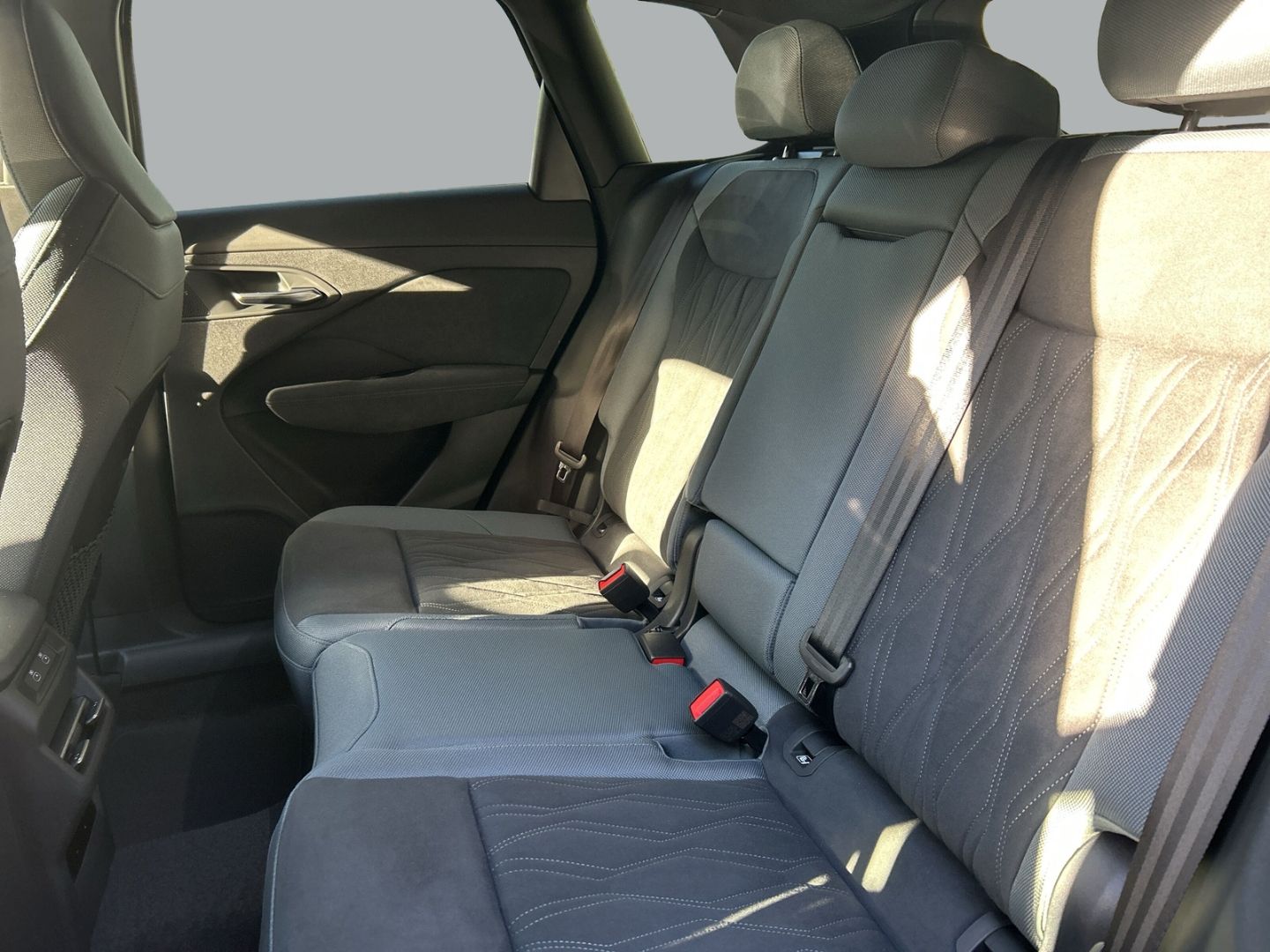 Fahrzeugabbildung Audi Q3 e-hybrid S-tronic NAVI+LEDER+SPORTSITZE+MATRI