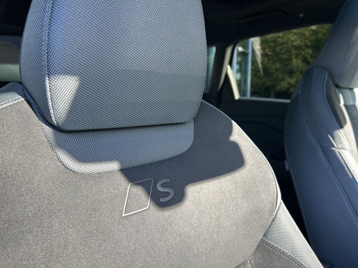 Fahrzeugabbildung Audi Q3 e-hybrid S-tronic NAVI+LEDER+SPORTSITZE+MATRI