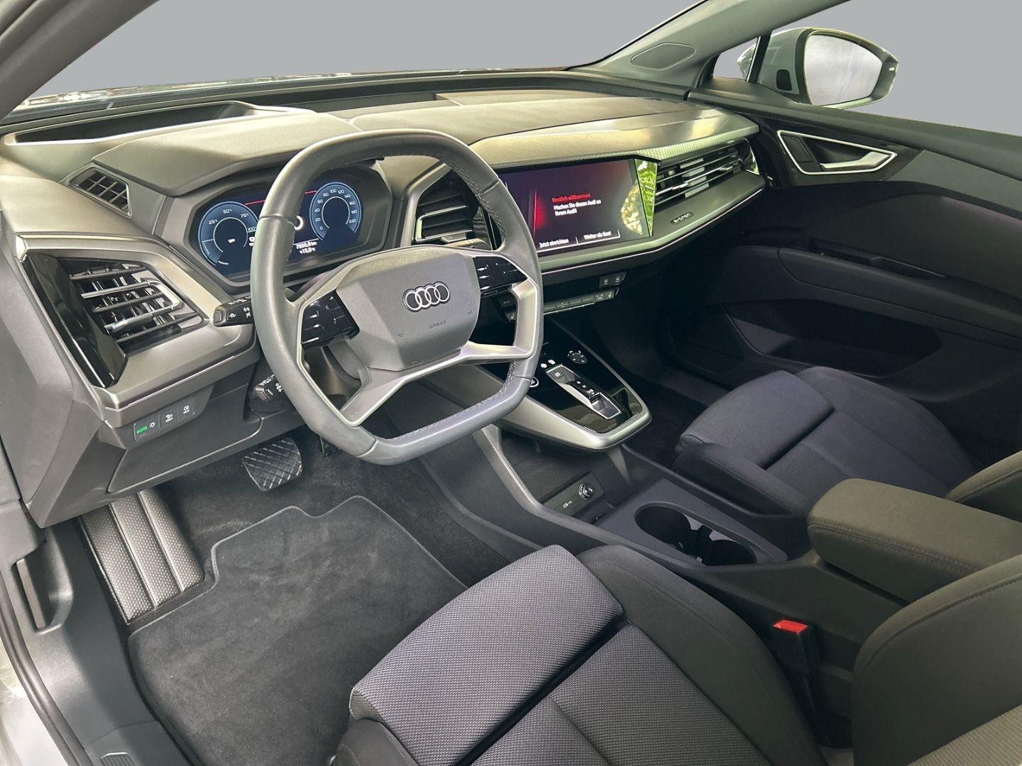 Fahrzeug 13 Fahrzeugabbildung Audi Q4 45 AHK-NAVI VIRTUAL COCKPIT LED SOUNDSYSTEM