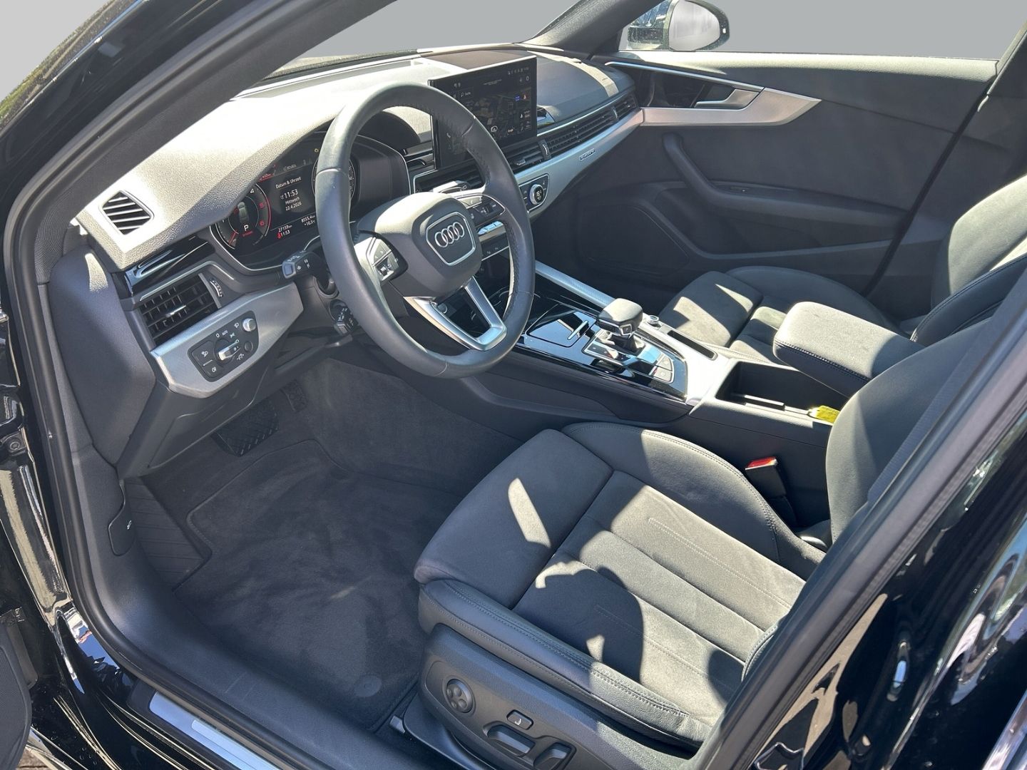 Fahrzeugabbildung Audi A4 2.0 Avant 40 TDI quattro S tronic Matrix LED